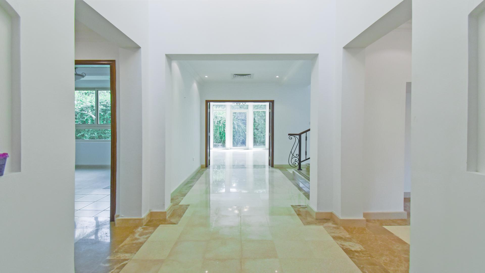 Beautiful 4-bedroom villa with driveway in Jumeirah Islands, Mediterranean Clusters, for rent