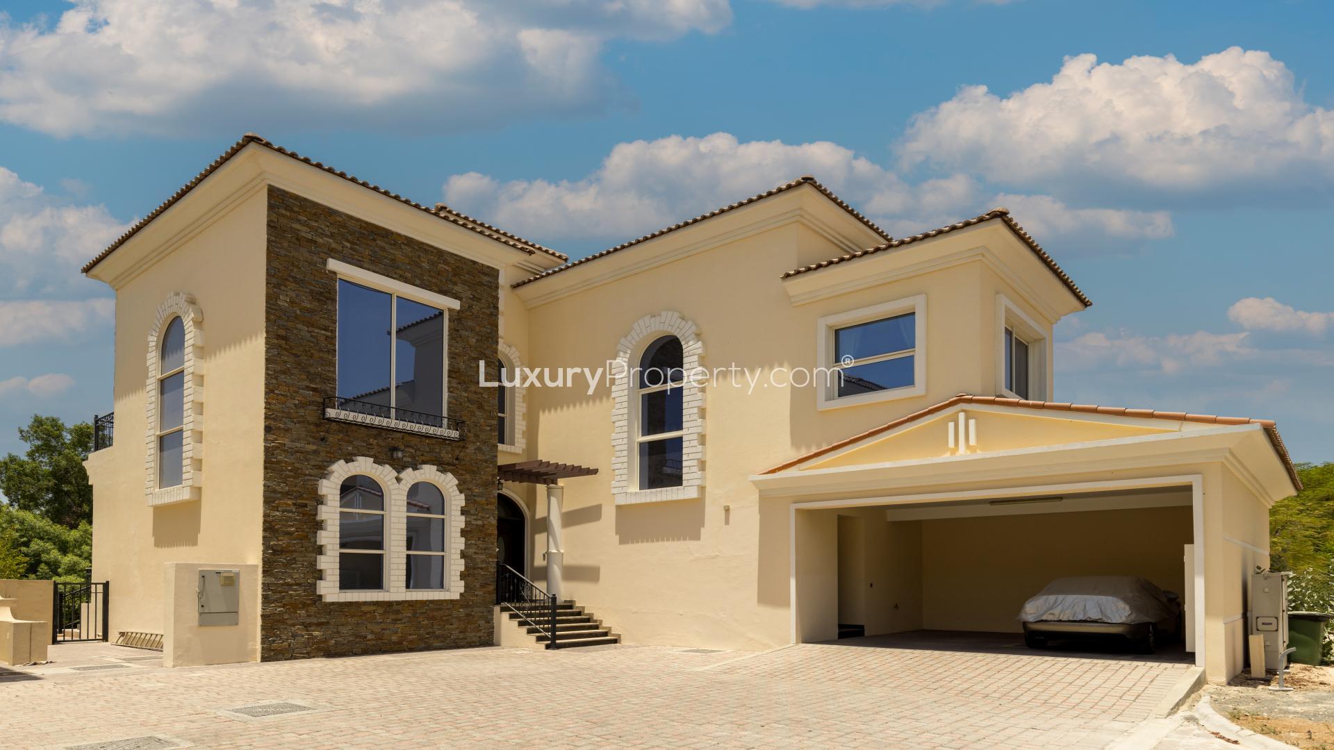 Spacious villa with pool, golf course views, Jumeirah Golf Estates, Earth sub-community, for rent