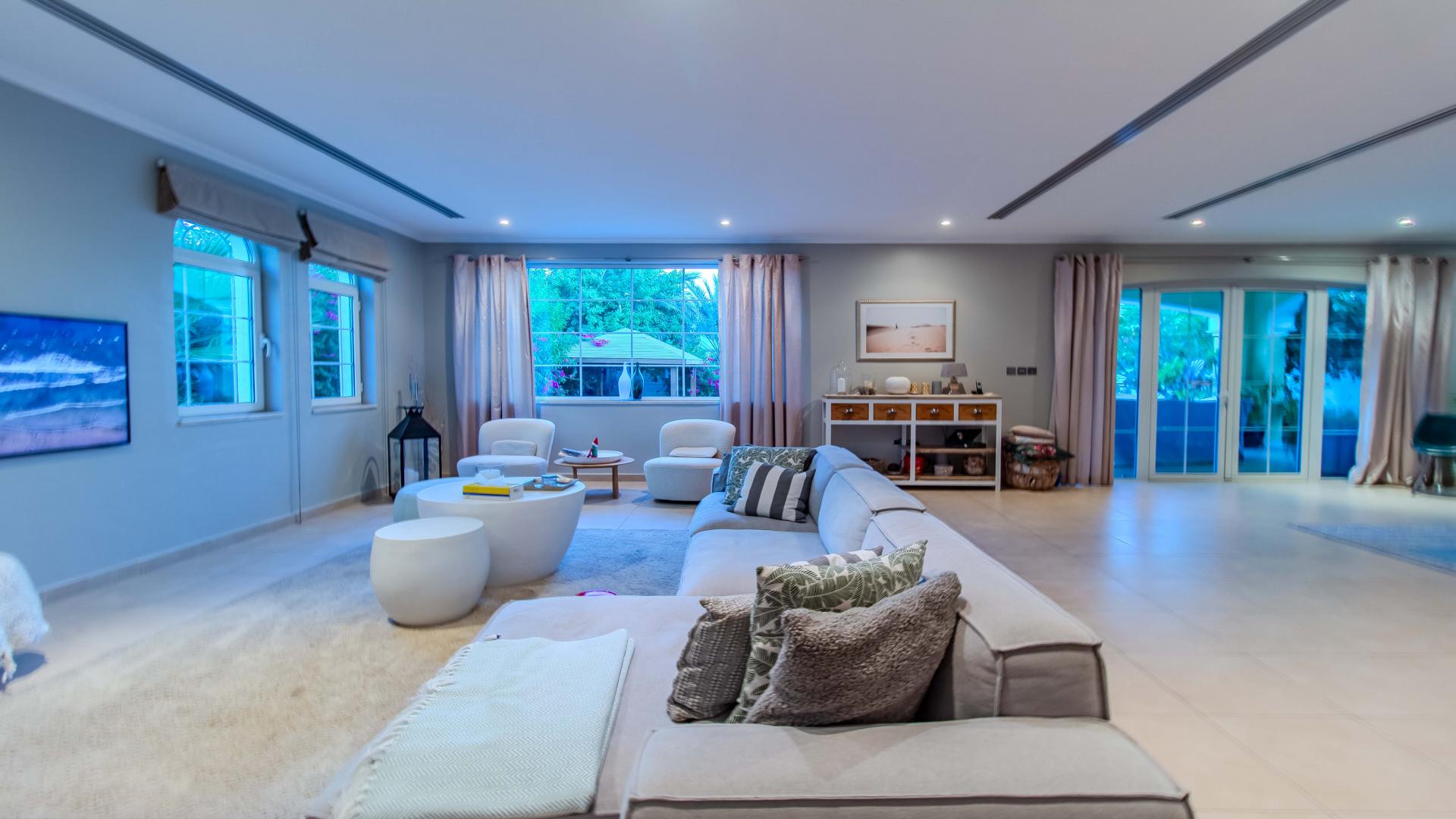 Upgraded Jumeirah Park villa with private pool and garden in Legacy sub-community