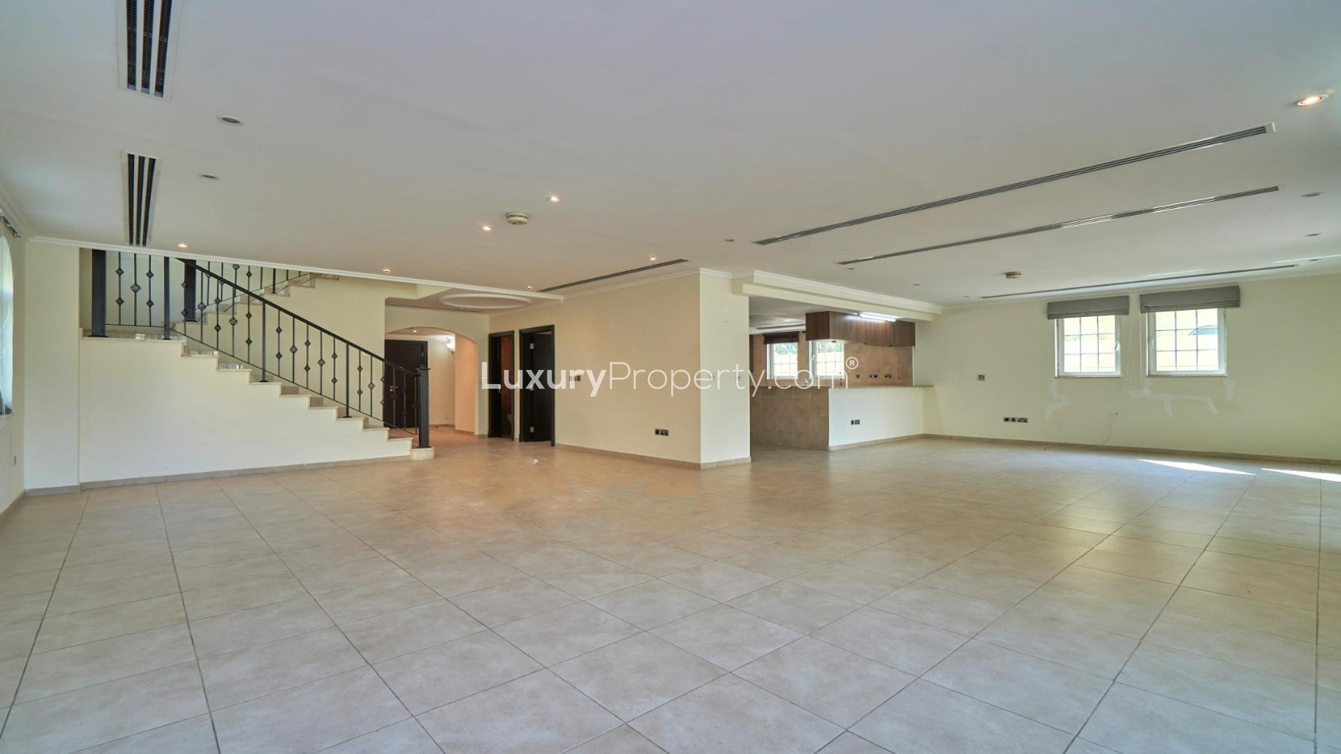 Incredible 4-bedroom Legacy Villa with pool in Jumeirah Park, available for rent