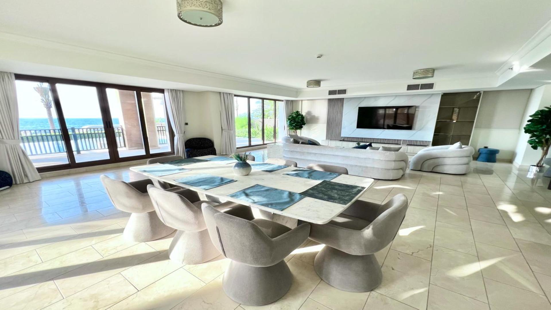 Luxurious living room and dining area in Palm Jumeirah villa for rent, Ref LP43963