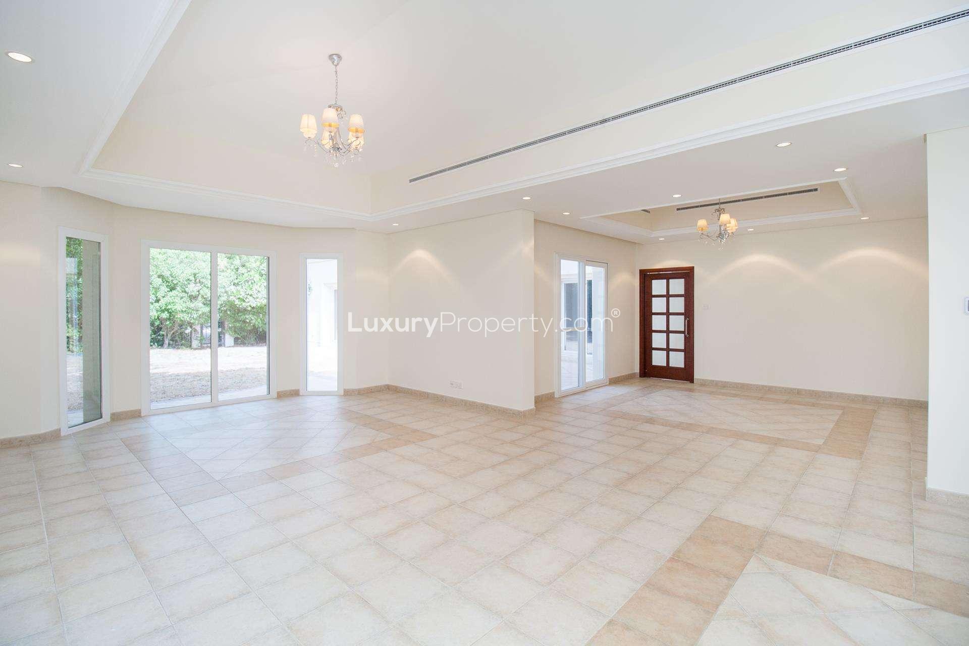 Spacious bathroom in upgraded 4-bedroom bungalow, Green Community Motor City villa for rent