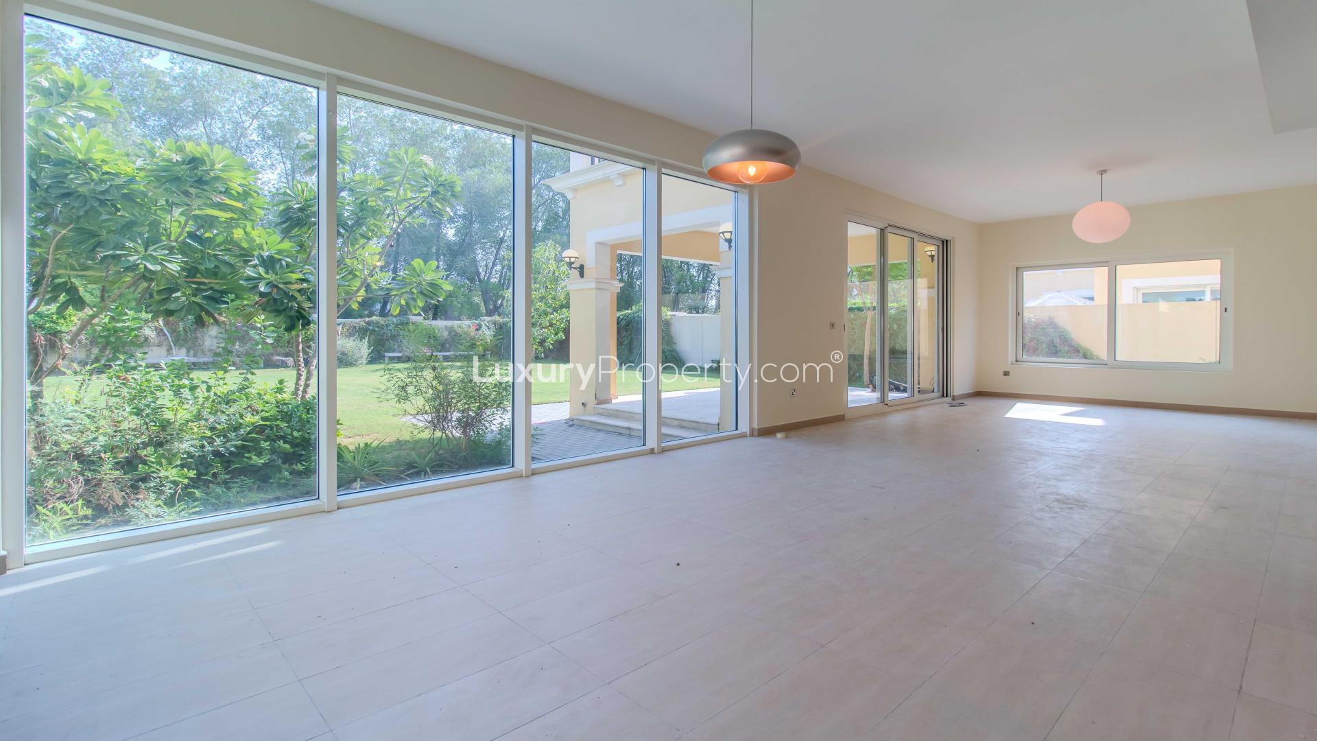 Luxurious 4-bedroom villa with landscaped garden for rent in Jumeirah Park, Legacy Nova