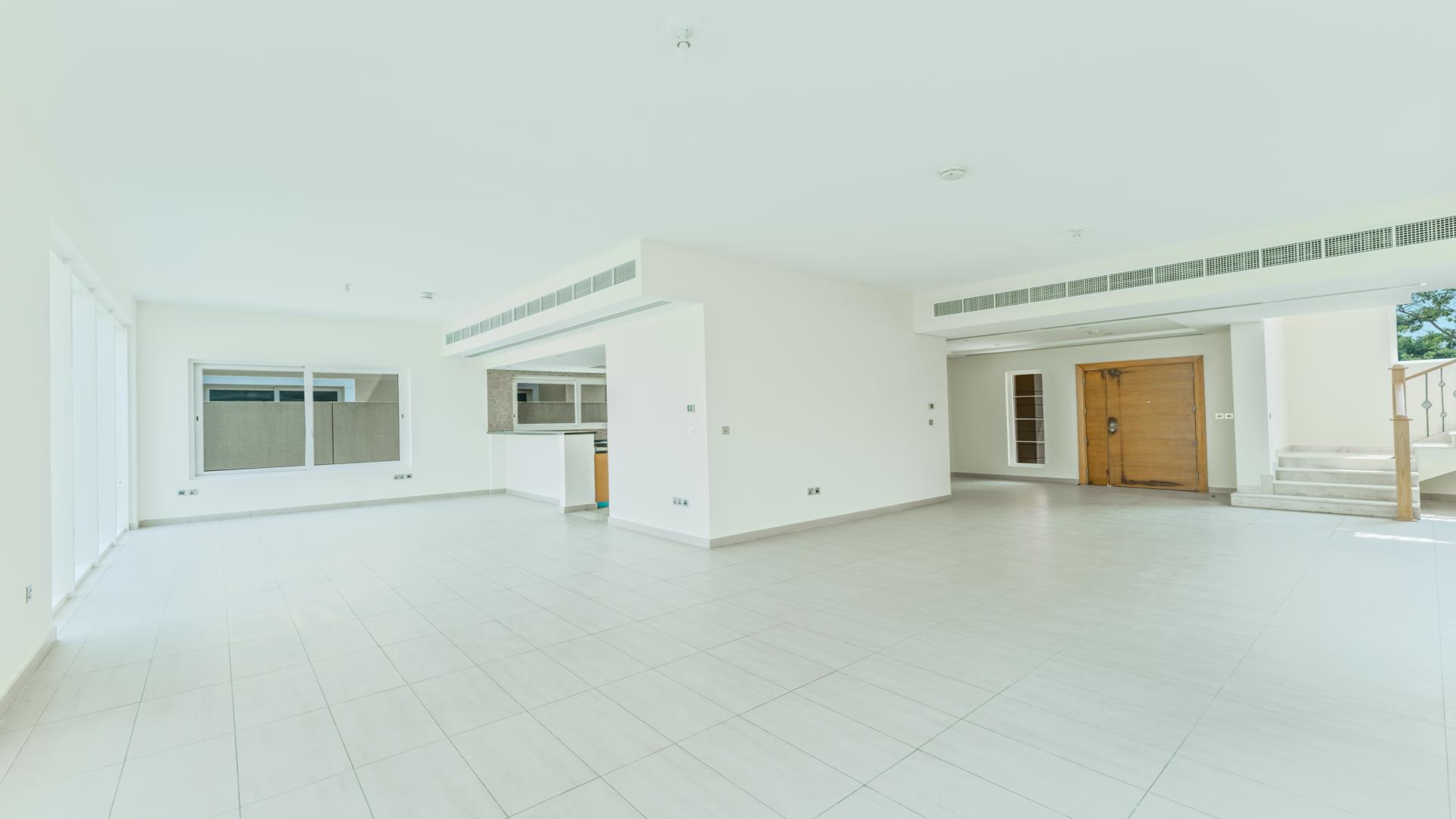 "Bright living area in spacious Jumeirah Park 4-bedroom villa for rent, Legacy Nova.",Spacious living area in 4-bedroom villa, Legacy Nova, Jumeirah Park, for rent