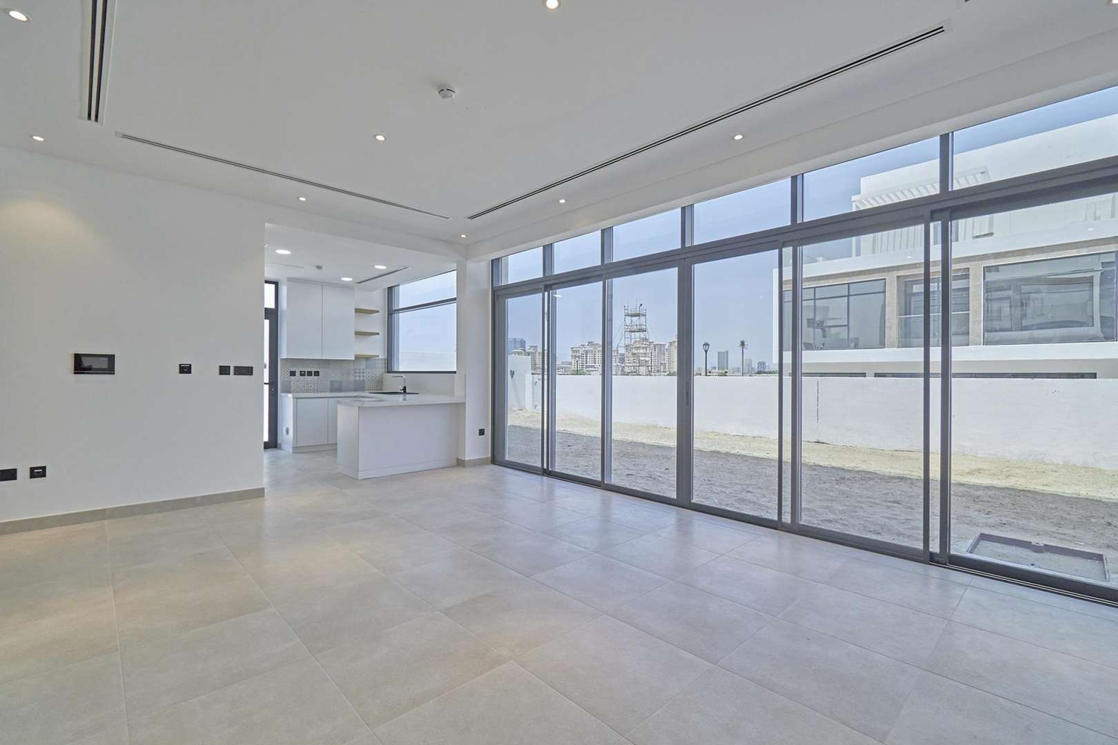 Modern villa interior with spacious room, built-in wardrobe, Jumeirah Luxury, Jumeirah Golf Estates