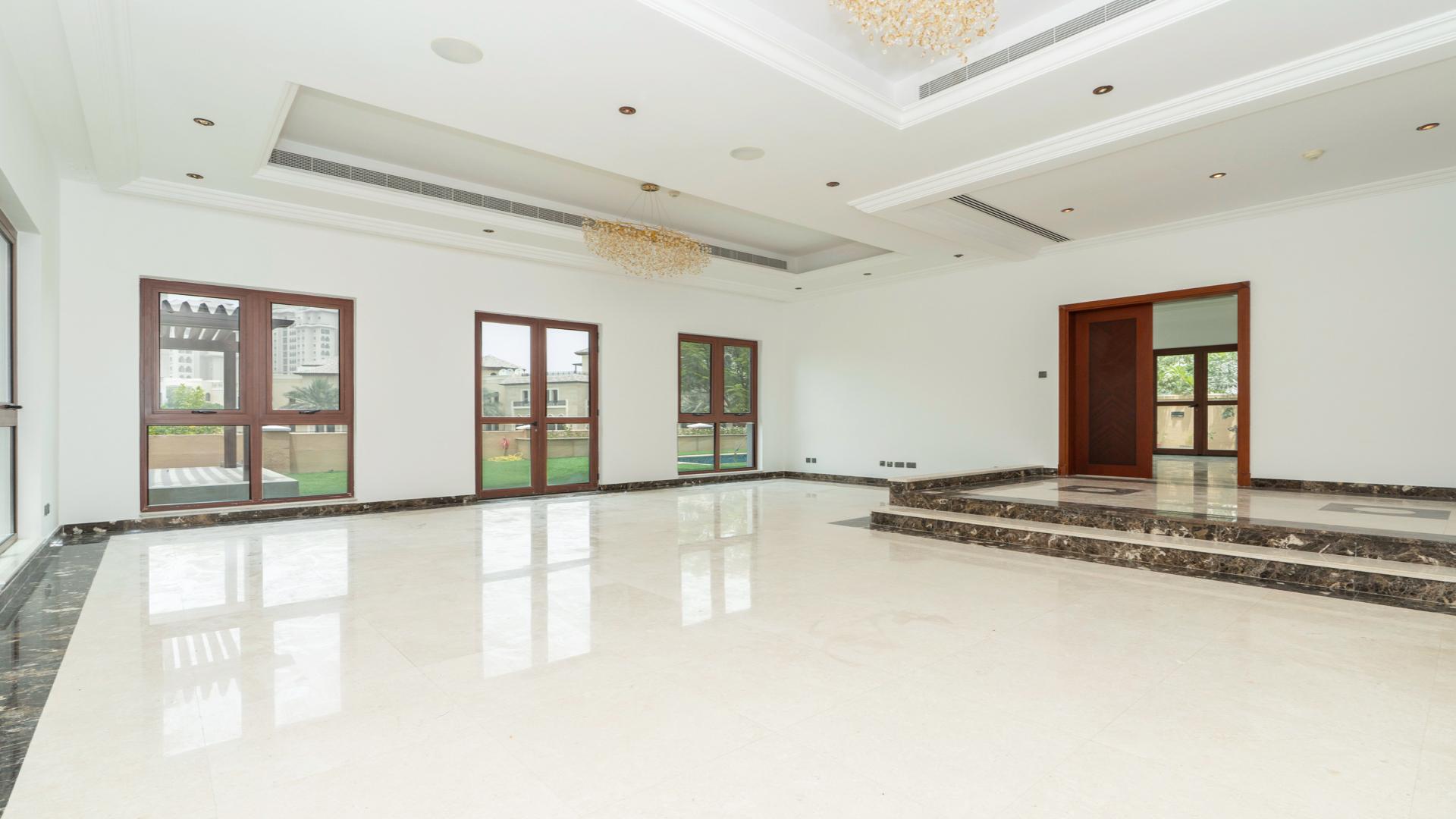 Villa with private pool and garden in Jumeirah Golf Estates, Fire community, for rent