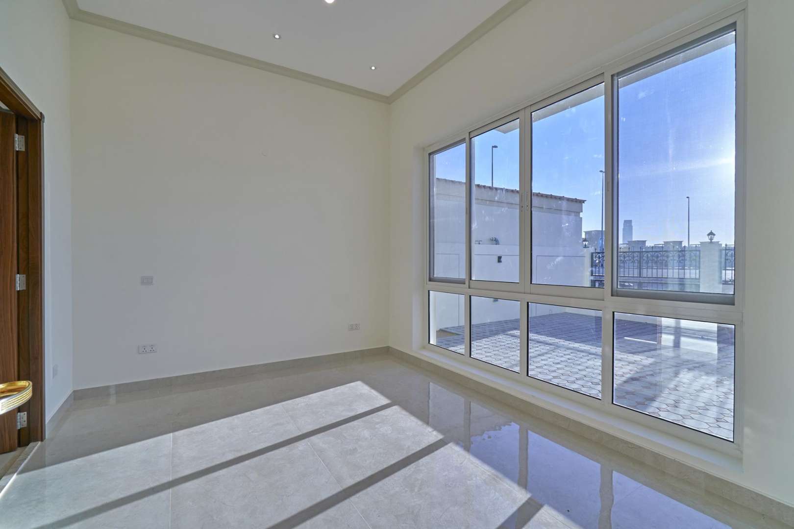 Exterior view of custom-built 4-bedroom villa in Jumeirah Park, Legacy sub-community