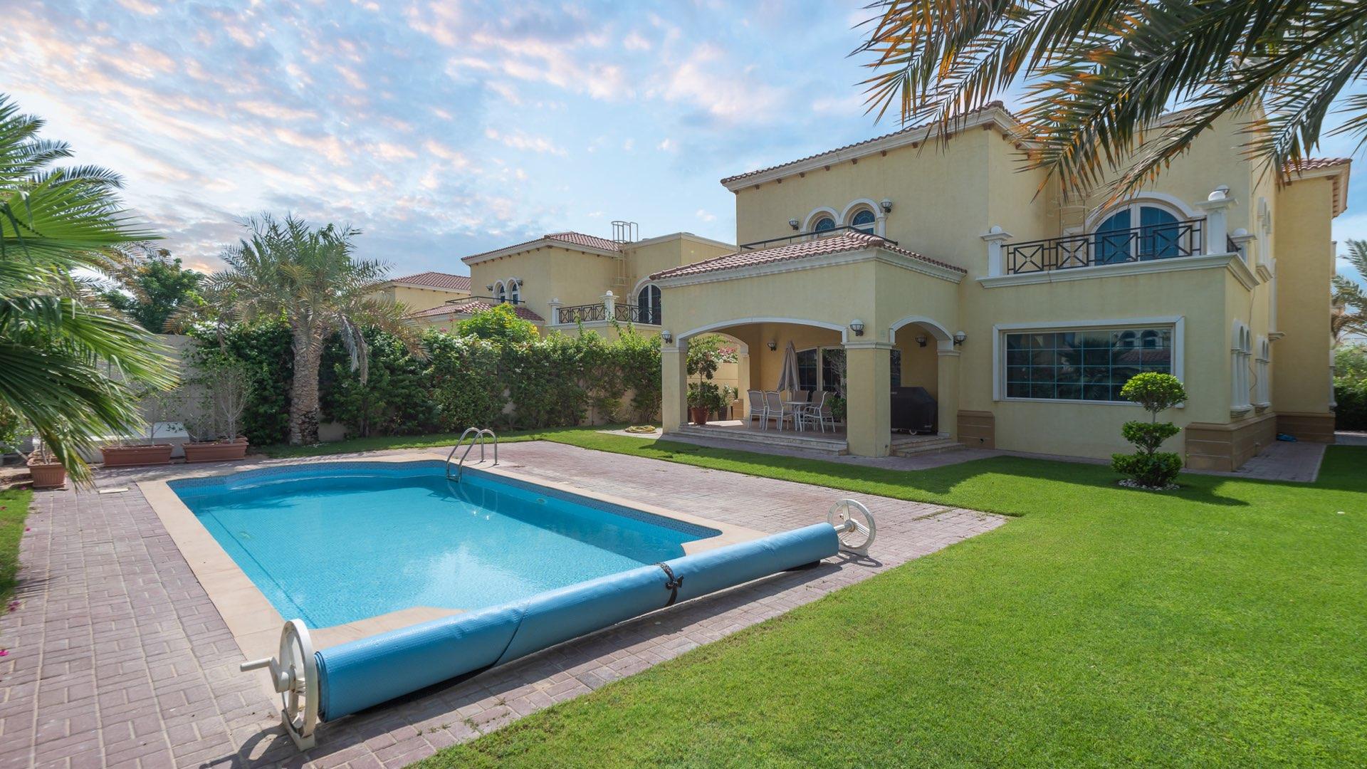 4 bedroom villa in Legacy, Jumeirah Park