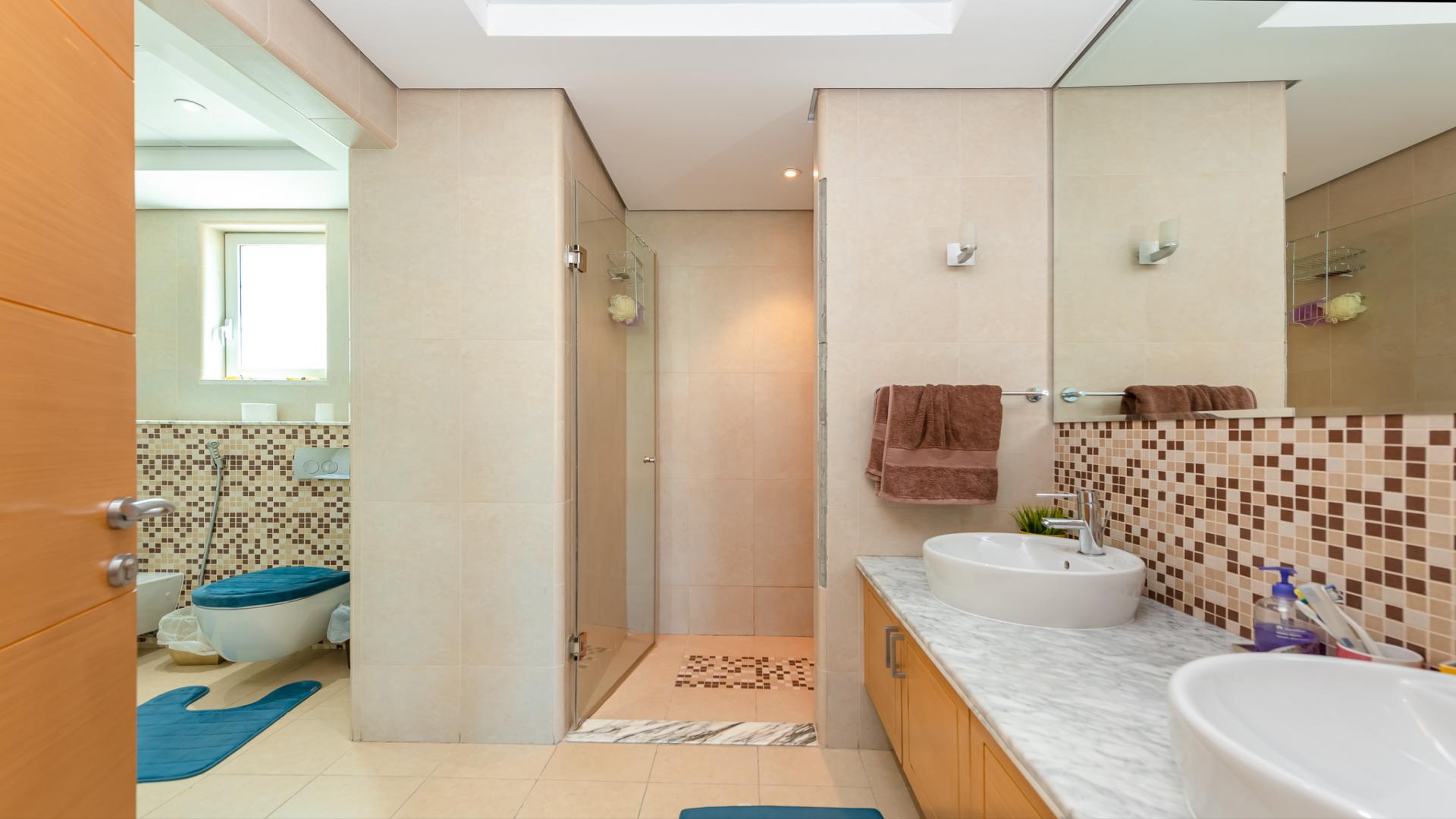 Exterior of 4-bedroom Legacy Small Villa with garden in Jumeirah Park for rent