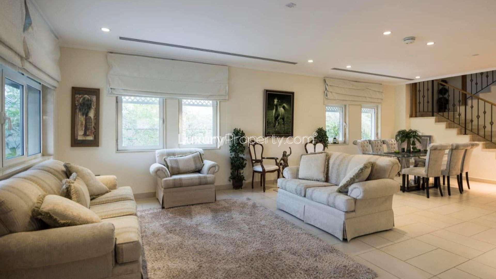 Luxurious Legacy Villa with private pool and garden in Jumeirah Park for rent