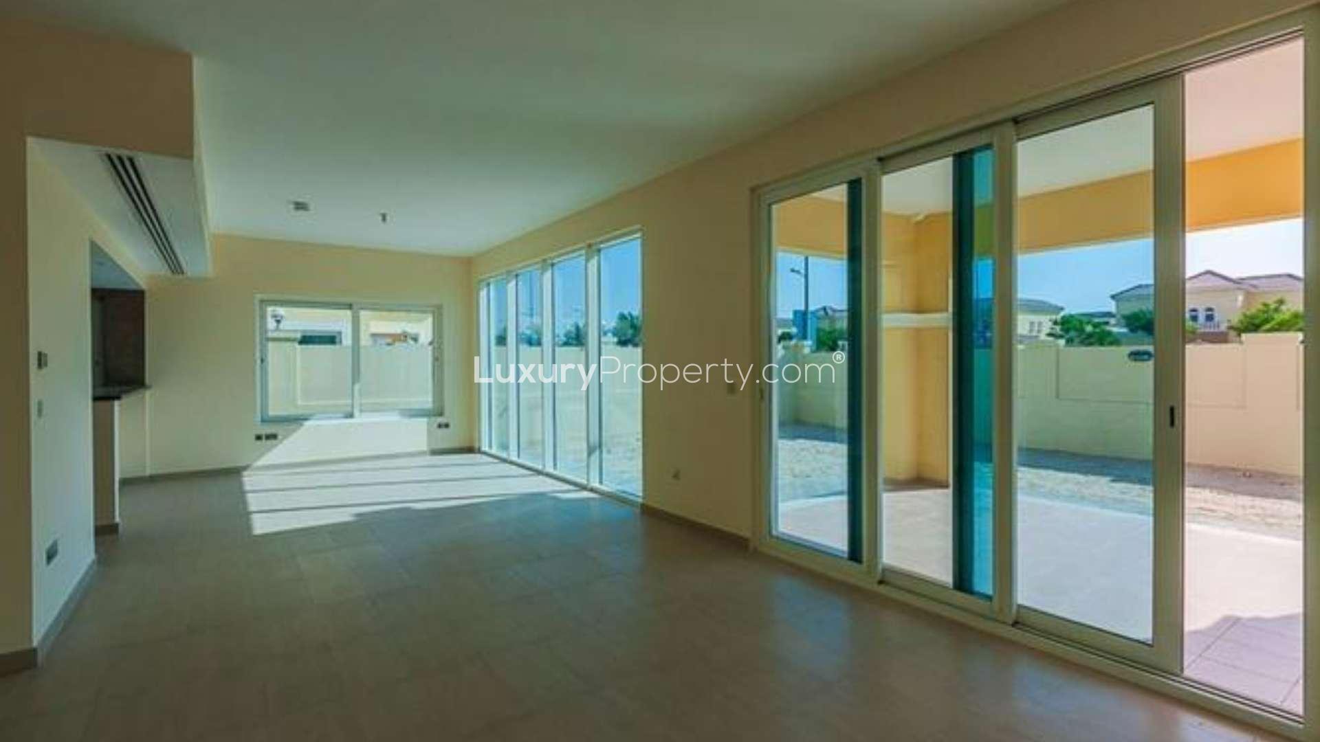 Meadows Facing 4 Bedroom Legacy Nova Villa for Rent in Jumeirah Park, Exterior View