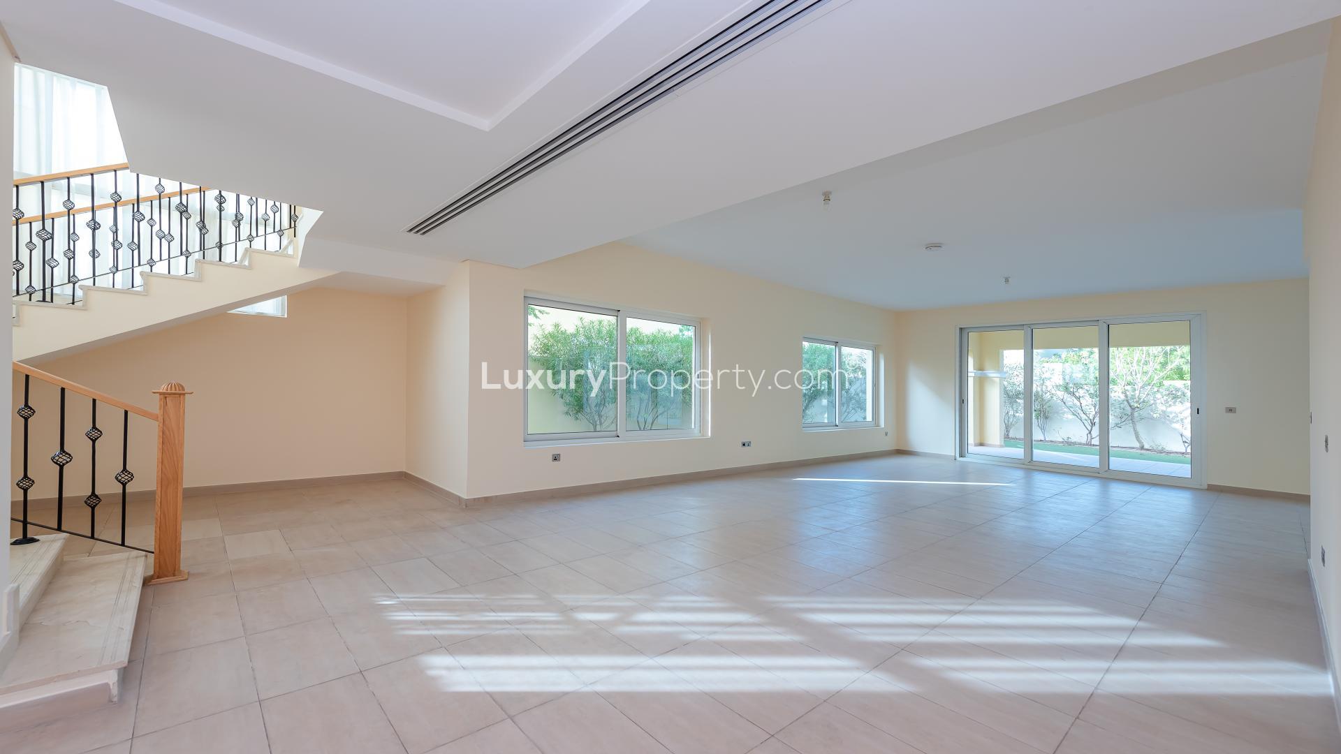 Exterior view of 4-bedroom villa in Legacy Nova Villas, Jumeirah Park for rent
