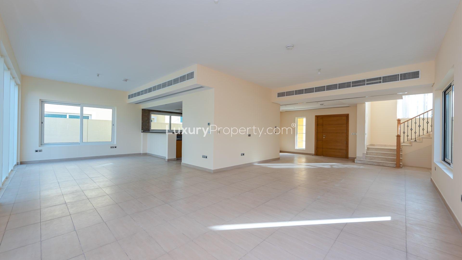 Spacious living area in 4-bedroom villa, Legacy Nova Villas, Jumeirah Park for rent