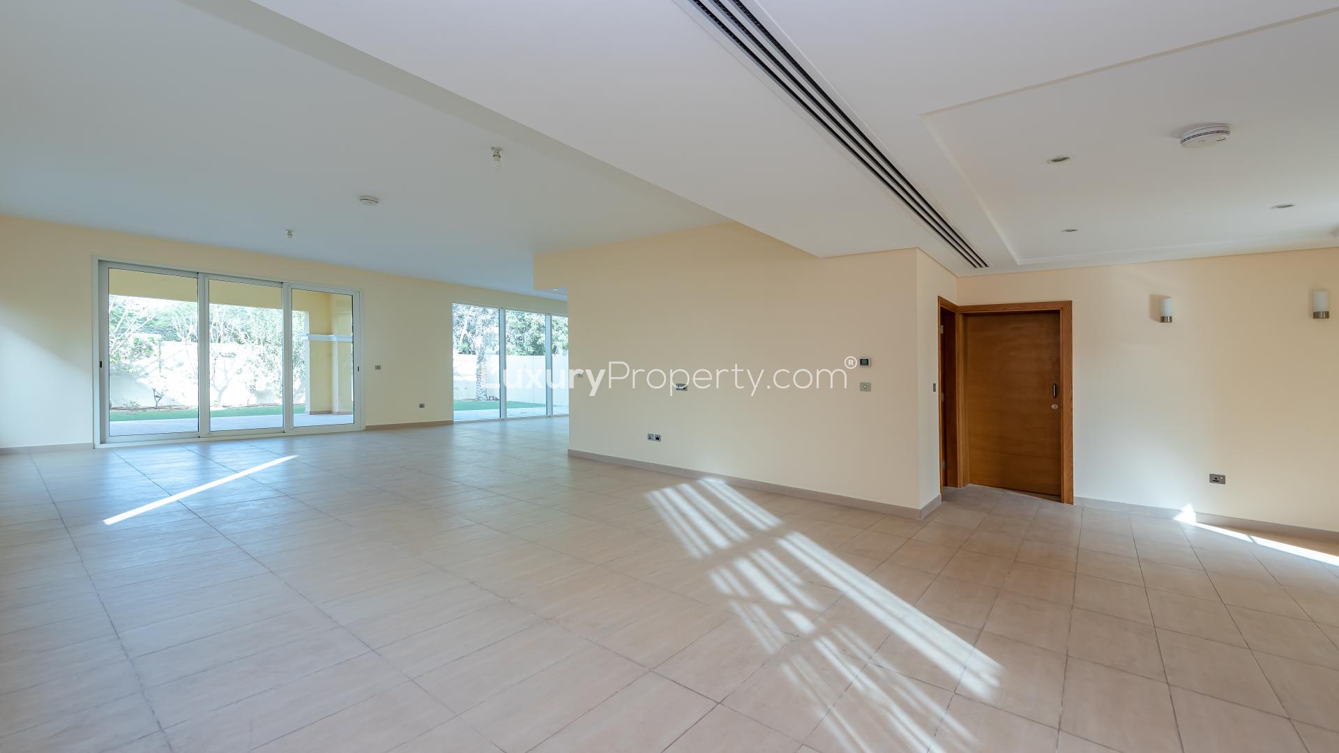 Spacious living area in 4-bedroom villa, Legacy Nova Villas, Jumeirah Park, for rent