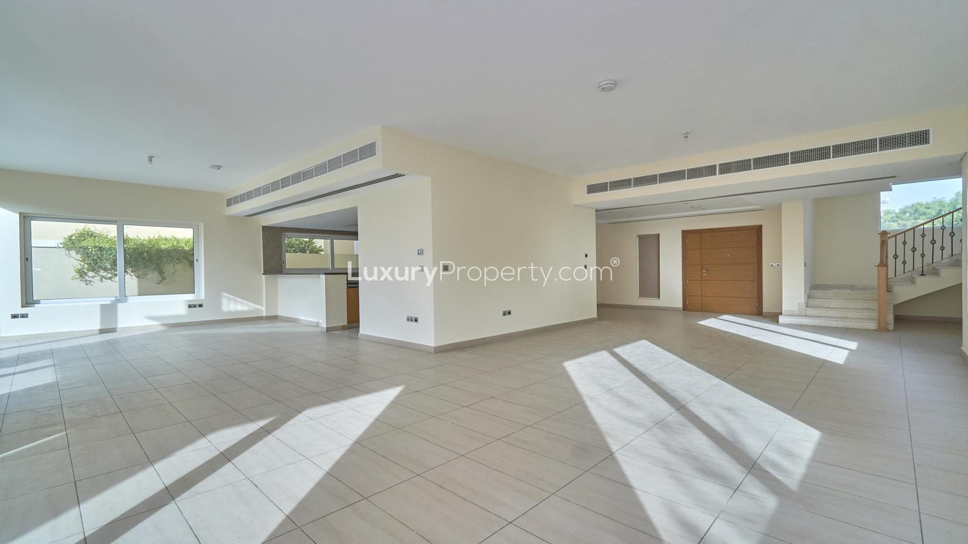 Modern kitchen in 4-bedroom Legacy Nova Villa, Jumeirah Park, Dubai for rent