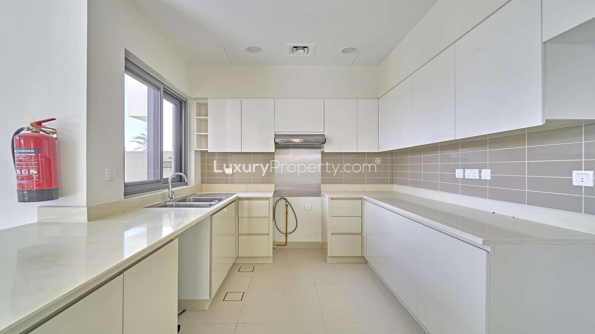 Modern kitchen in 4-bedroom corner villa, Maple 2, Dubai Hills Estate for rent