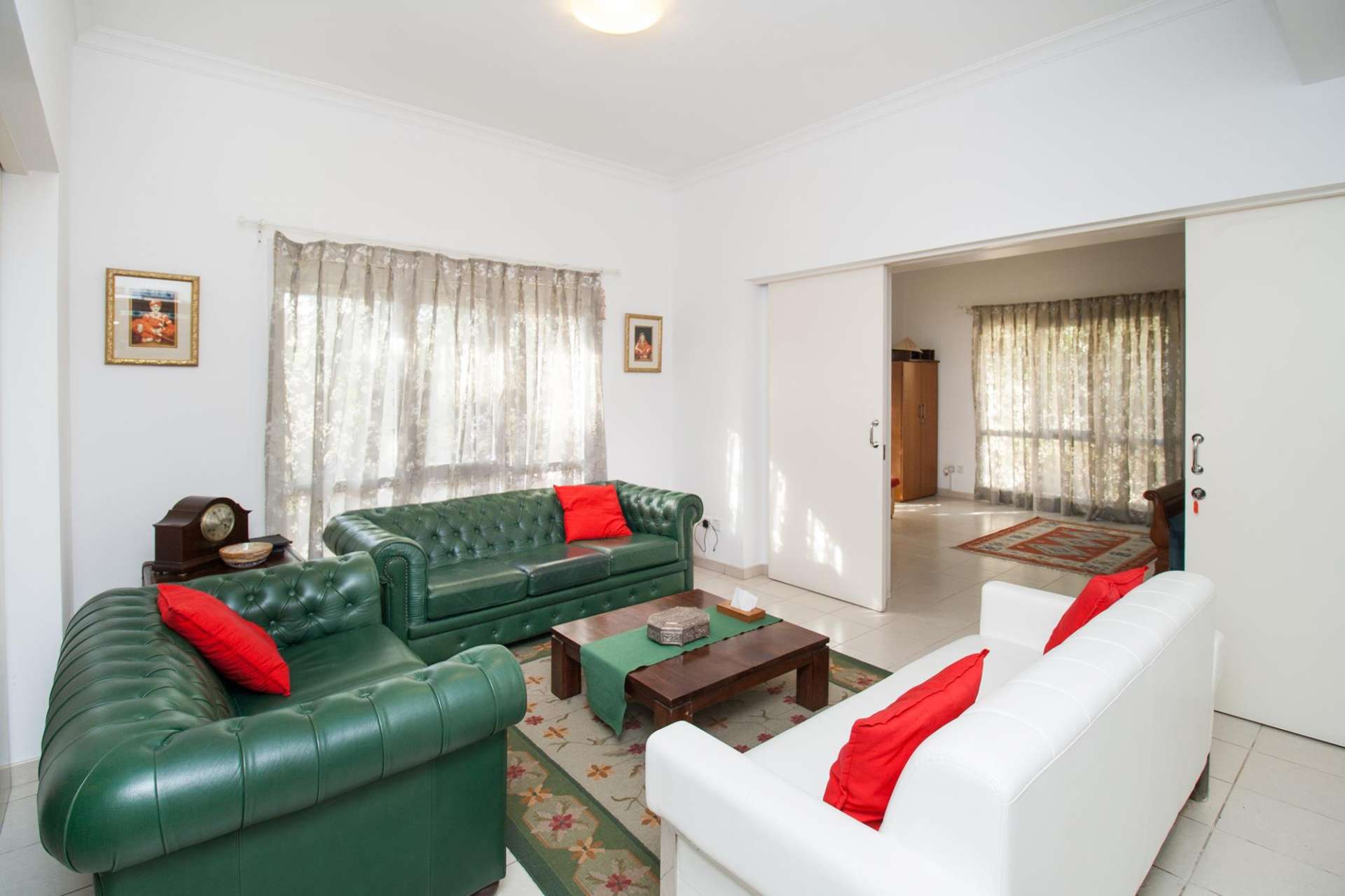 Bright living room in 4-bedroom villa, Meadows 3, Emirates Living, for rent
