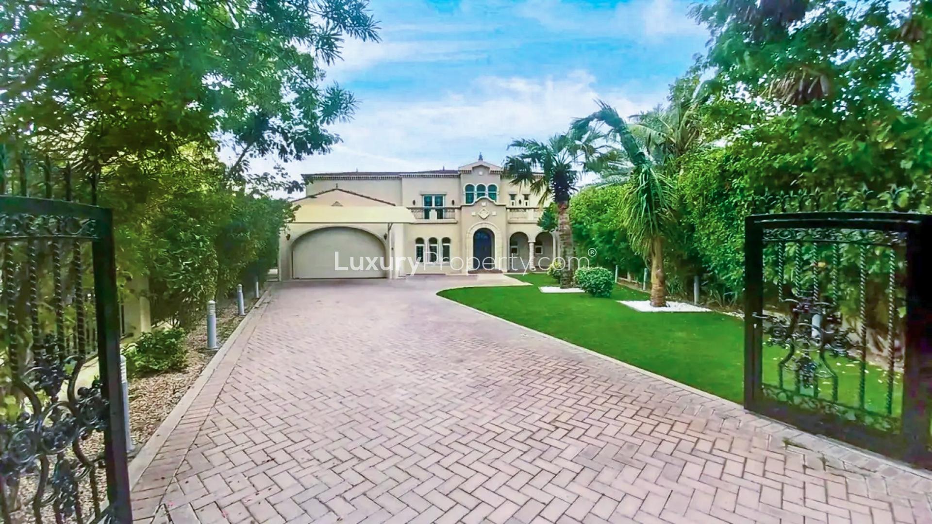 Beautiful 4 Beds Home for Rent in Jumeirah