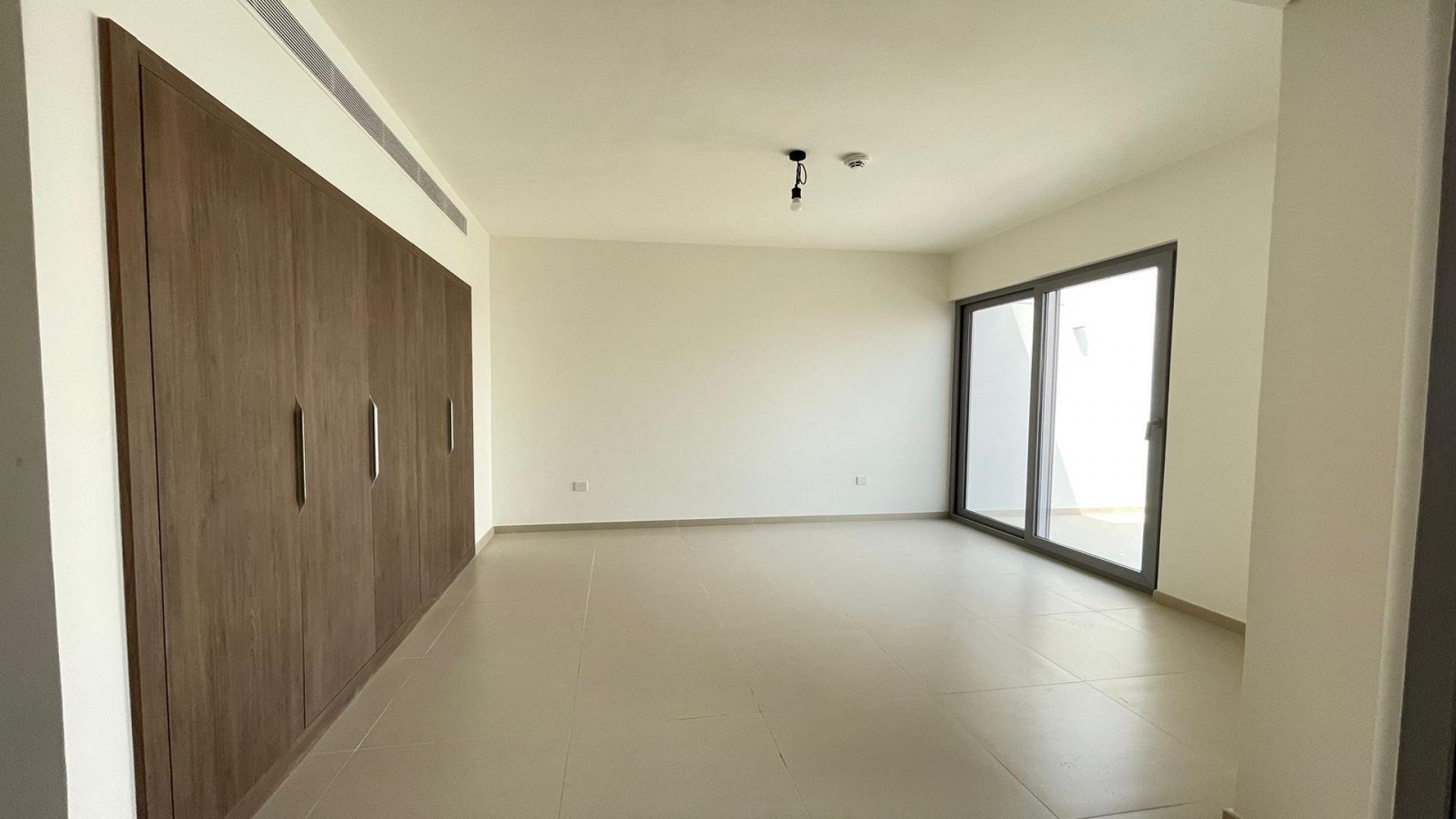 Modern kitchen in brand new 4-bedroom villa, Tilal Al Ghaf, Elan community