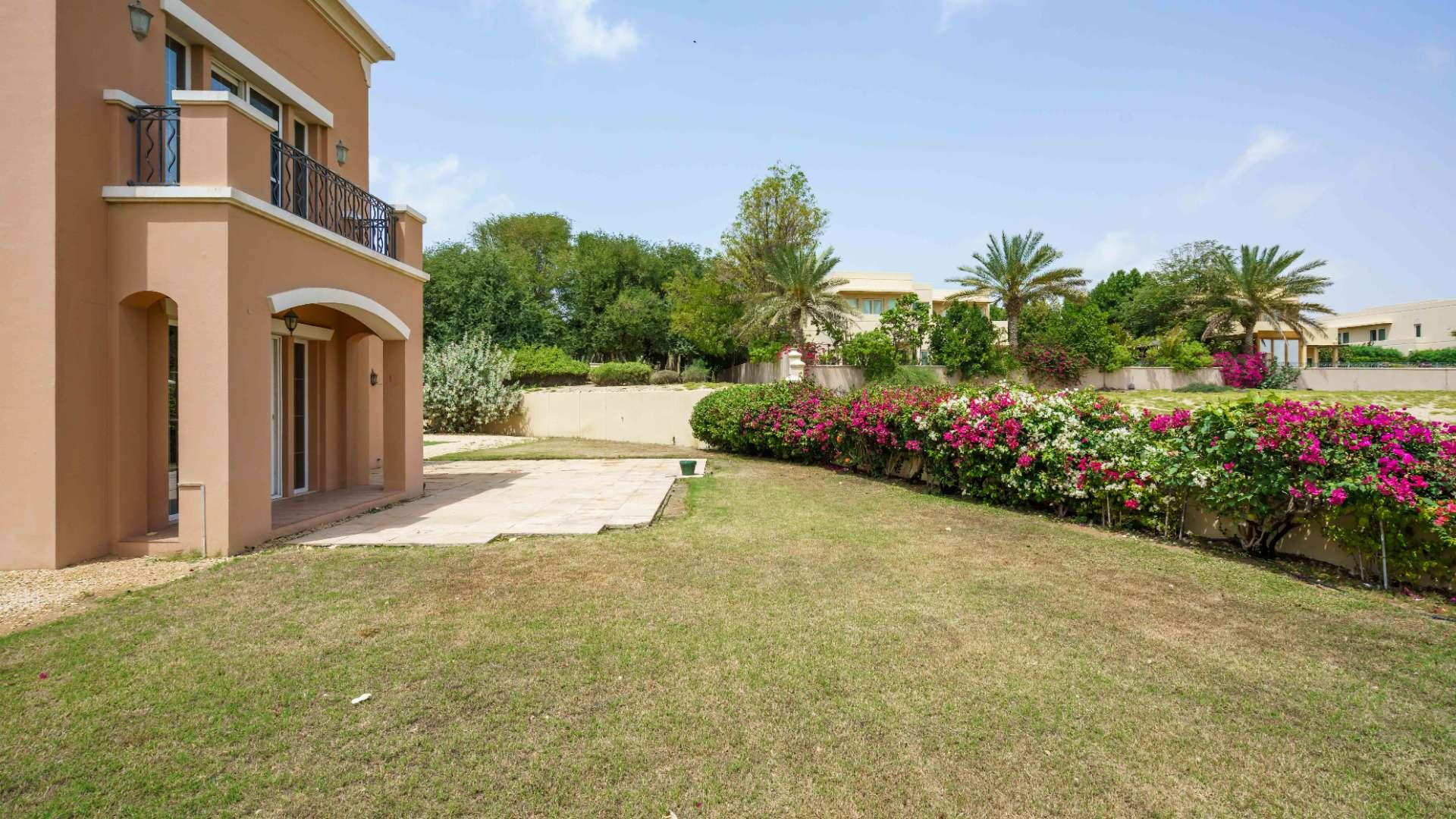 Single row villa with spacious lawn in Mirador La Coleccion, Arabian Ranches for rent