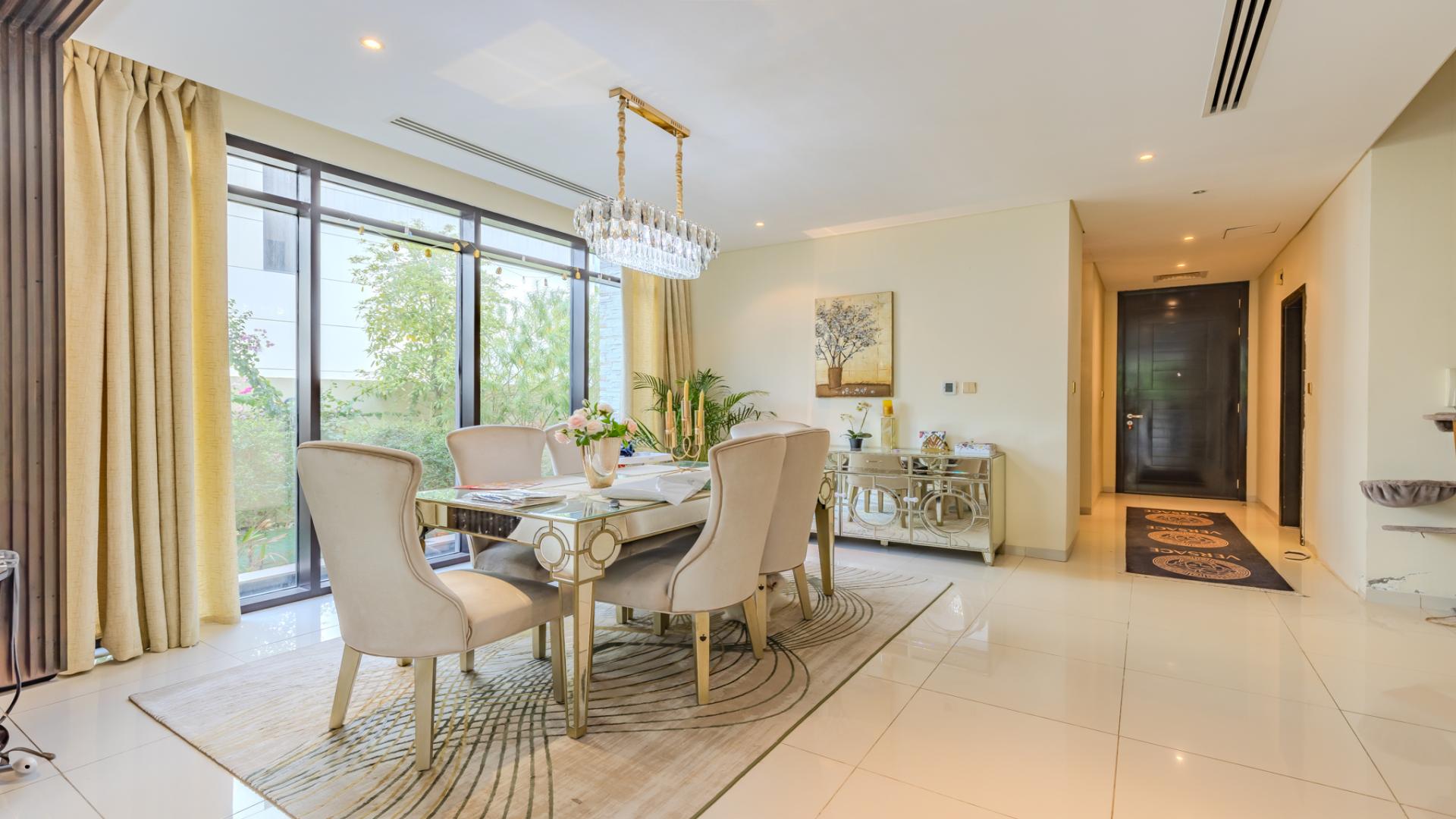 Luxurious living room in 4-bedroom villa for rent, Damac Hills, Queens Meadow