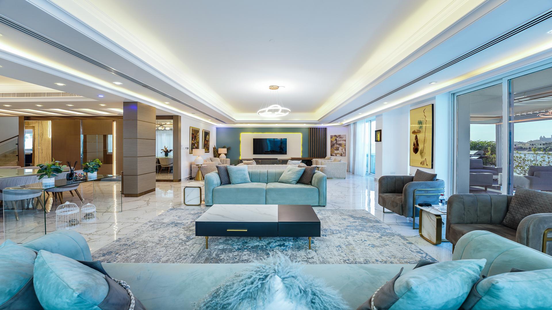 Luxurious living room in fully furnished villa, Garden Homes, Palm Jumeirah, for rent