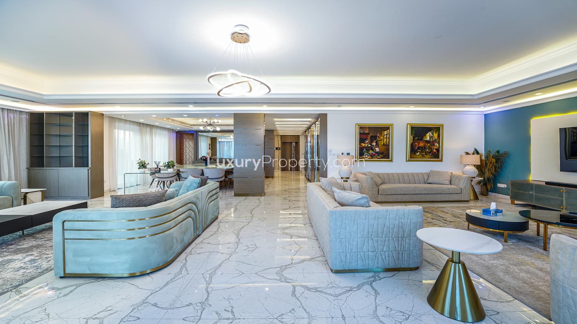 Luxurious living room in furnished 4-bedroom villa, Garden Homes, Palm Jumeirah