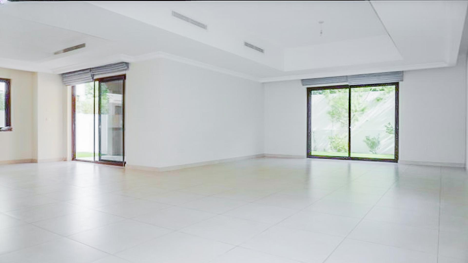 Luxury 4-bedroom villa exterior with garden in Palma, Arabian Ranches 2, Dubai for rent