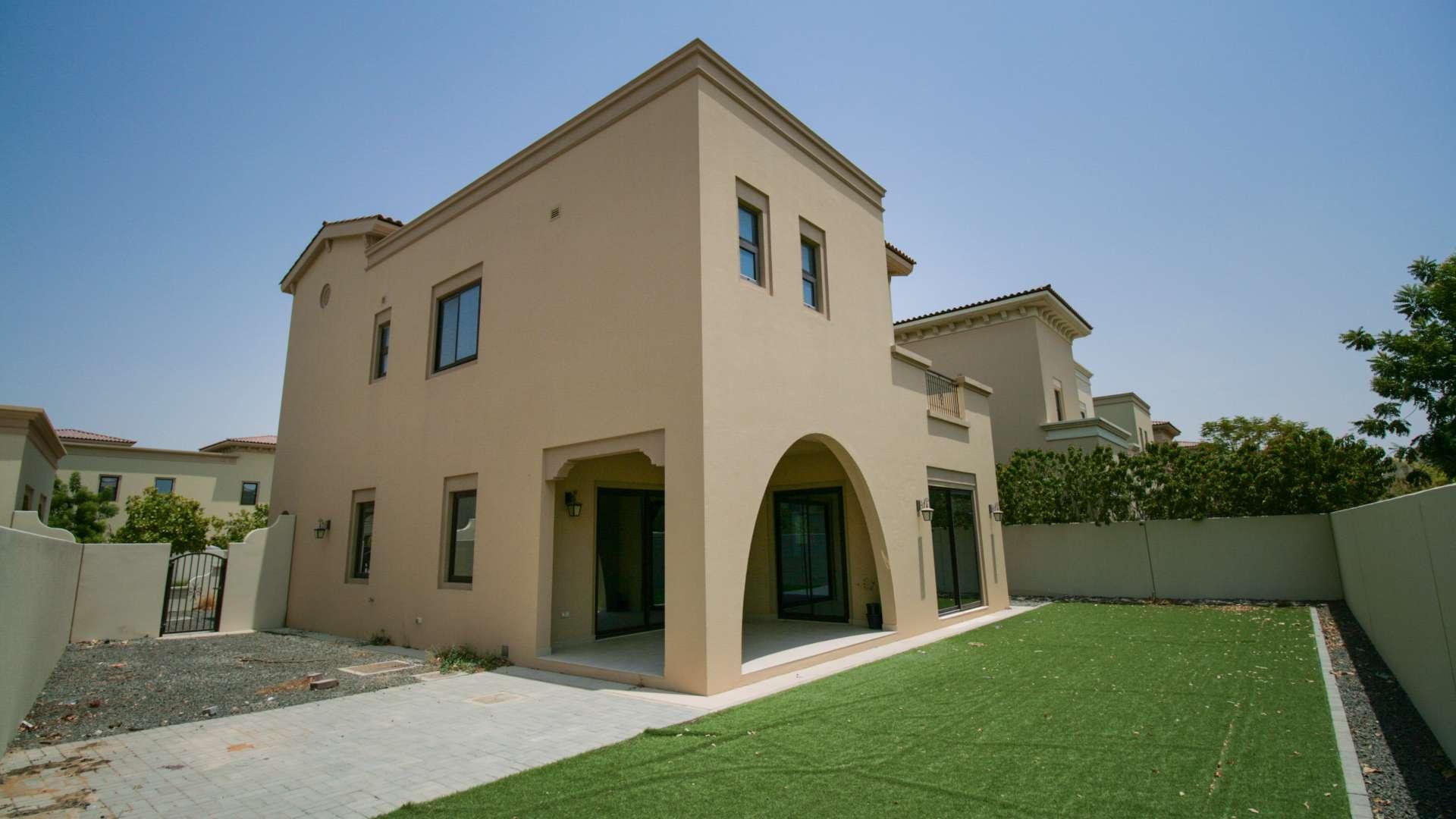 Spacious living area in 4-bedroom villa, Palma, Arabian Ranches 2, with garden view