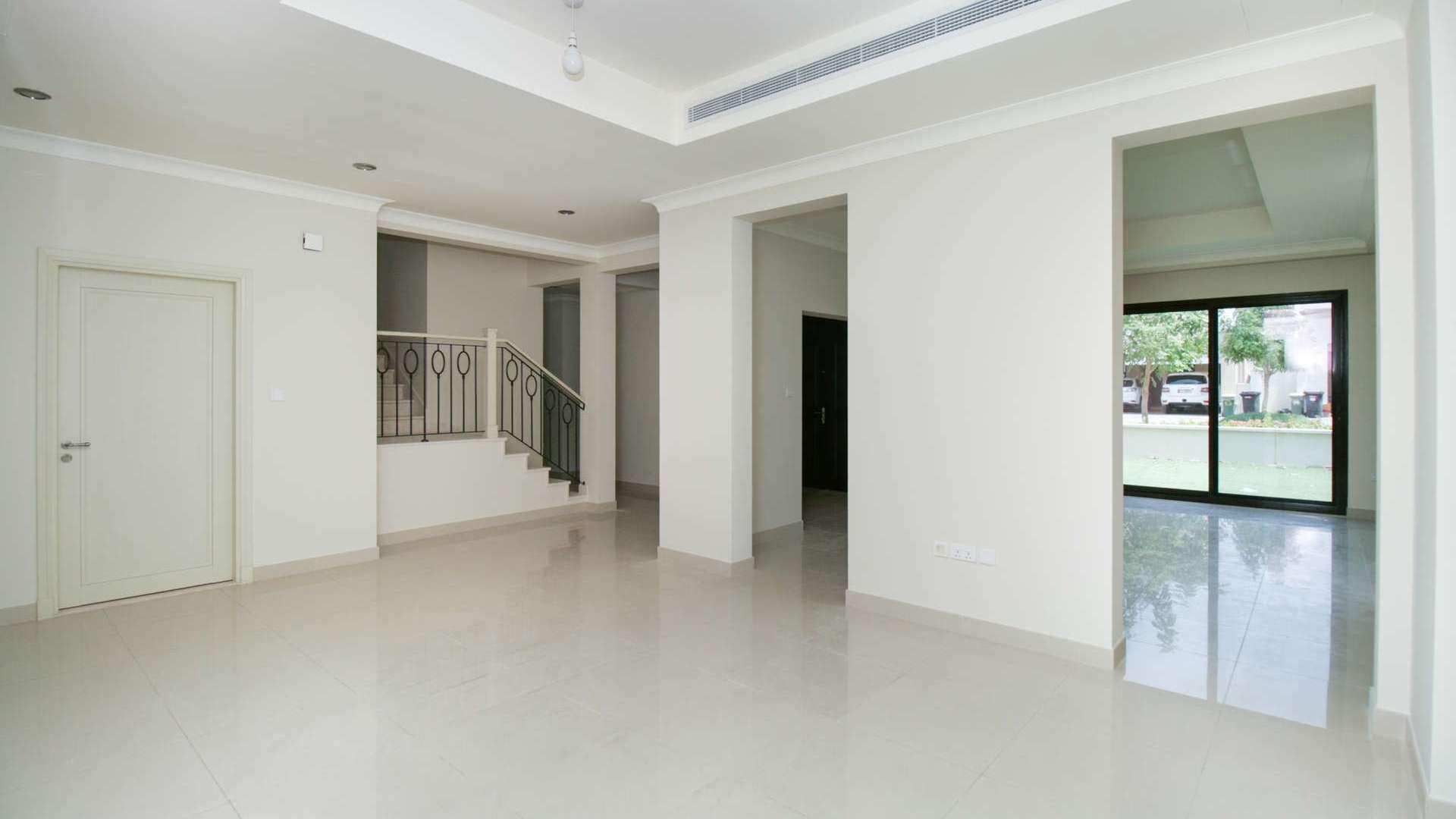 Beautiful 4-bedroom villa for rent in Rasha, Arabian Ranches 2, with spacious garden
