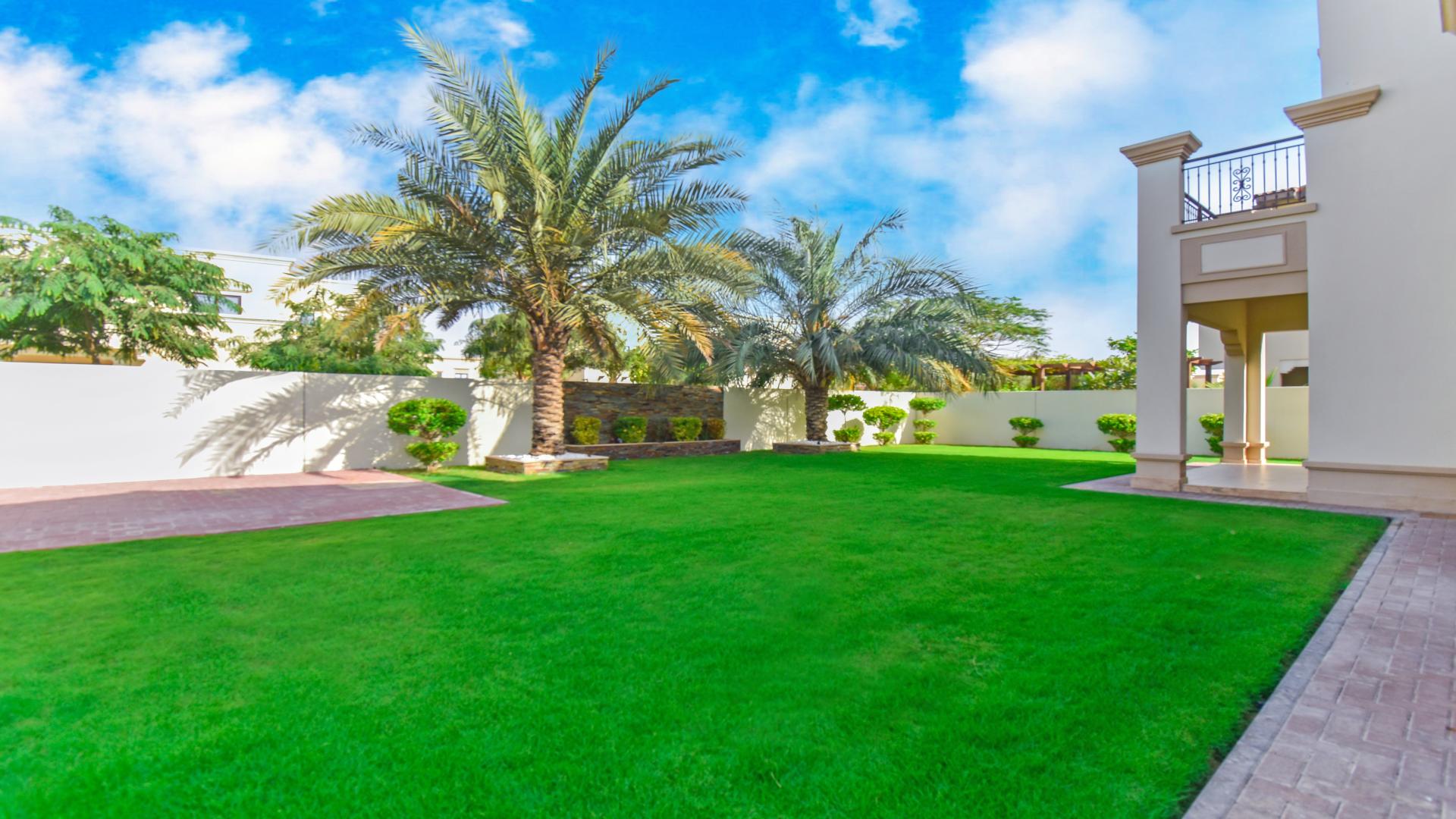 Spacious living area in 4-bedroom villa for rent, Rasha, Arabian Ranches 2