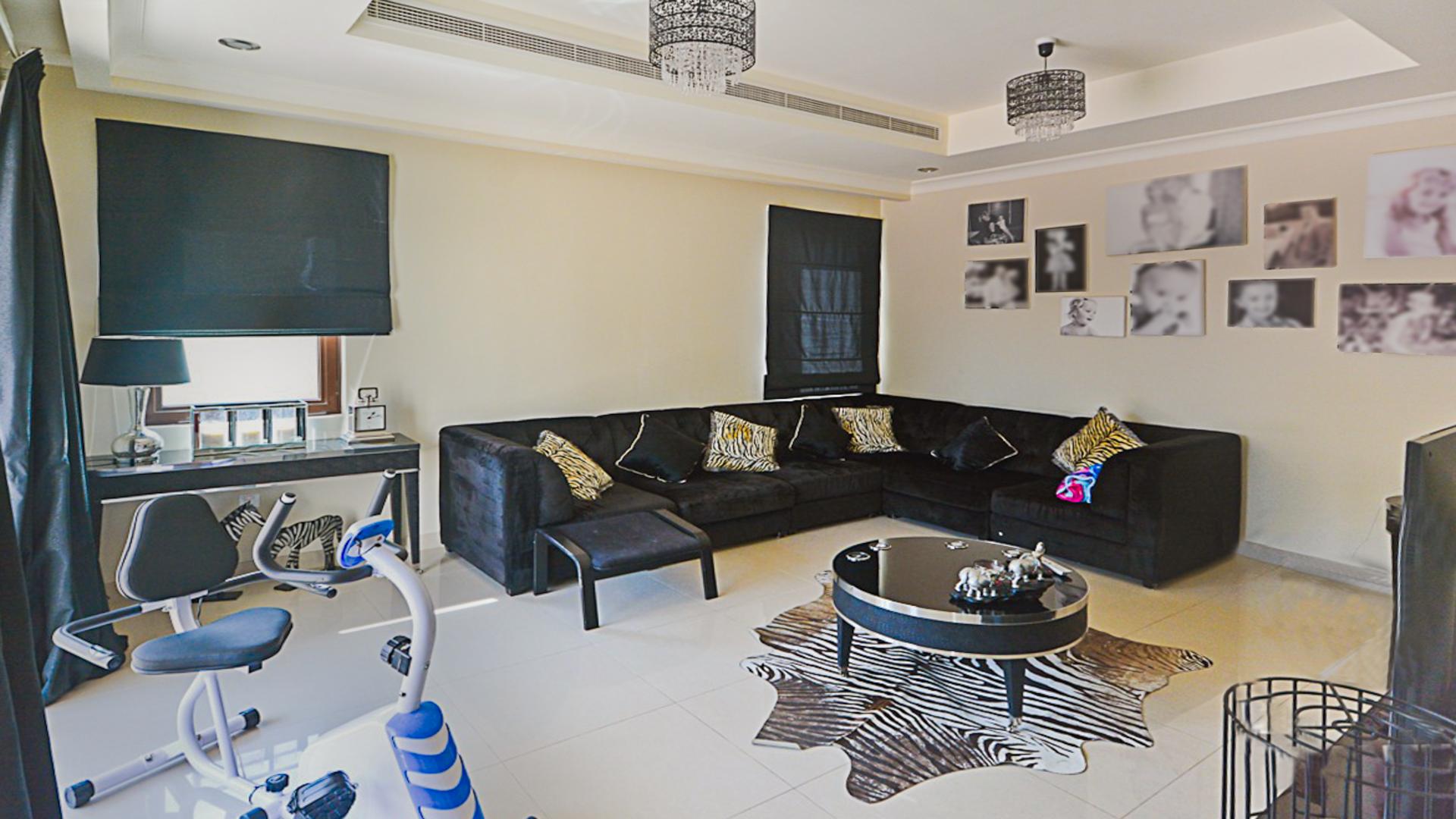 Luxurious kitchen in 4-bedroom villa, Rosa, Arabian Ranches 2, ready for rent