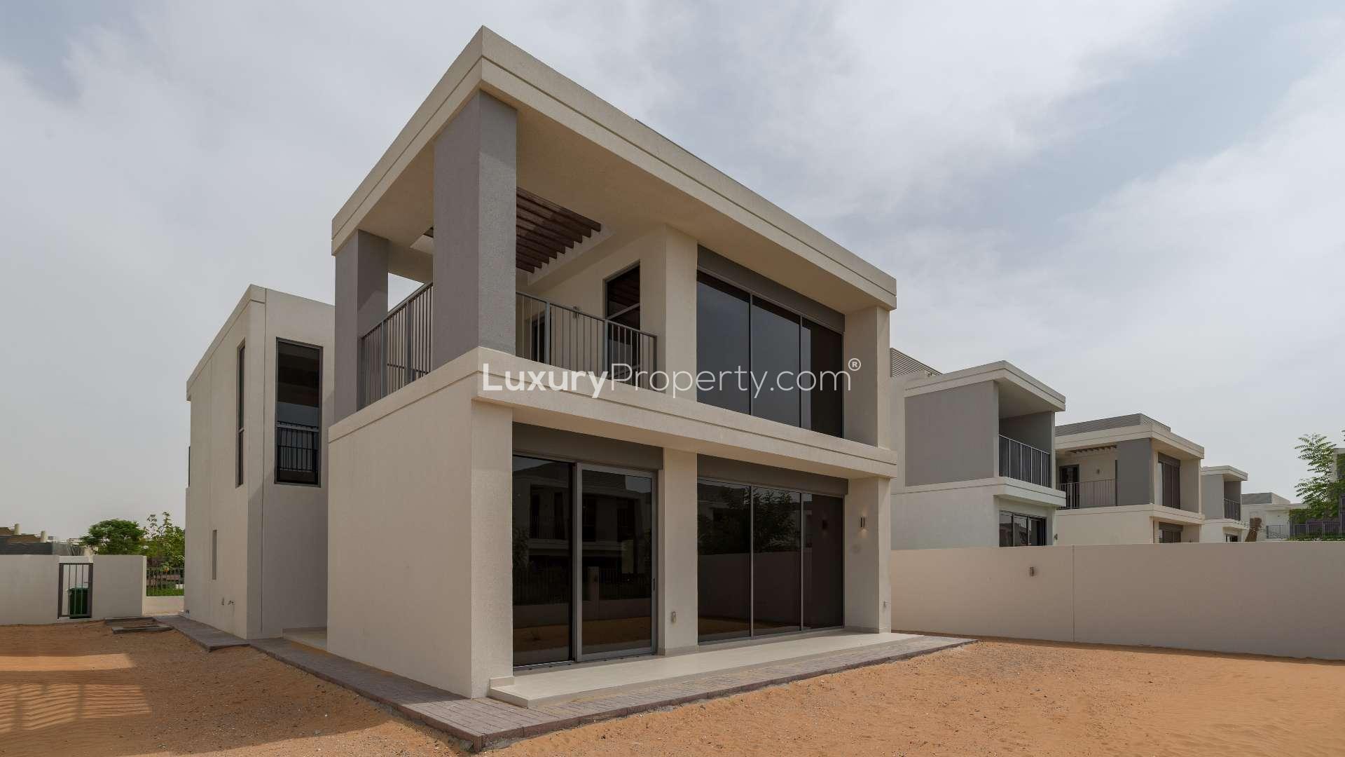 Modern bathroom in Sidra 3 villa, Dubai Hills Estate, featuring elegant fixtures and glass shower