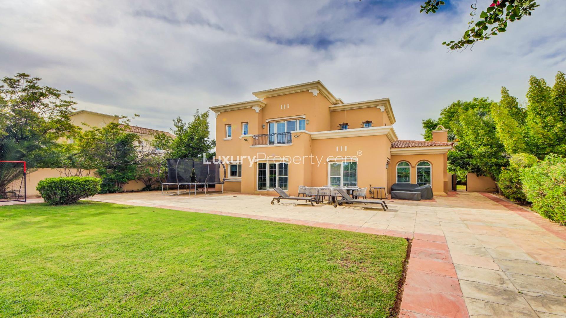 Luxurious 4-bedroom villa with pool in Mirador La Coleccion, Arabian Ranches for rent