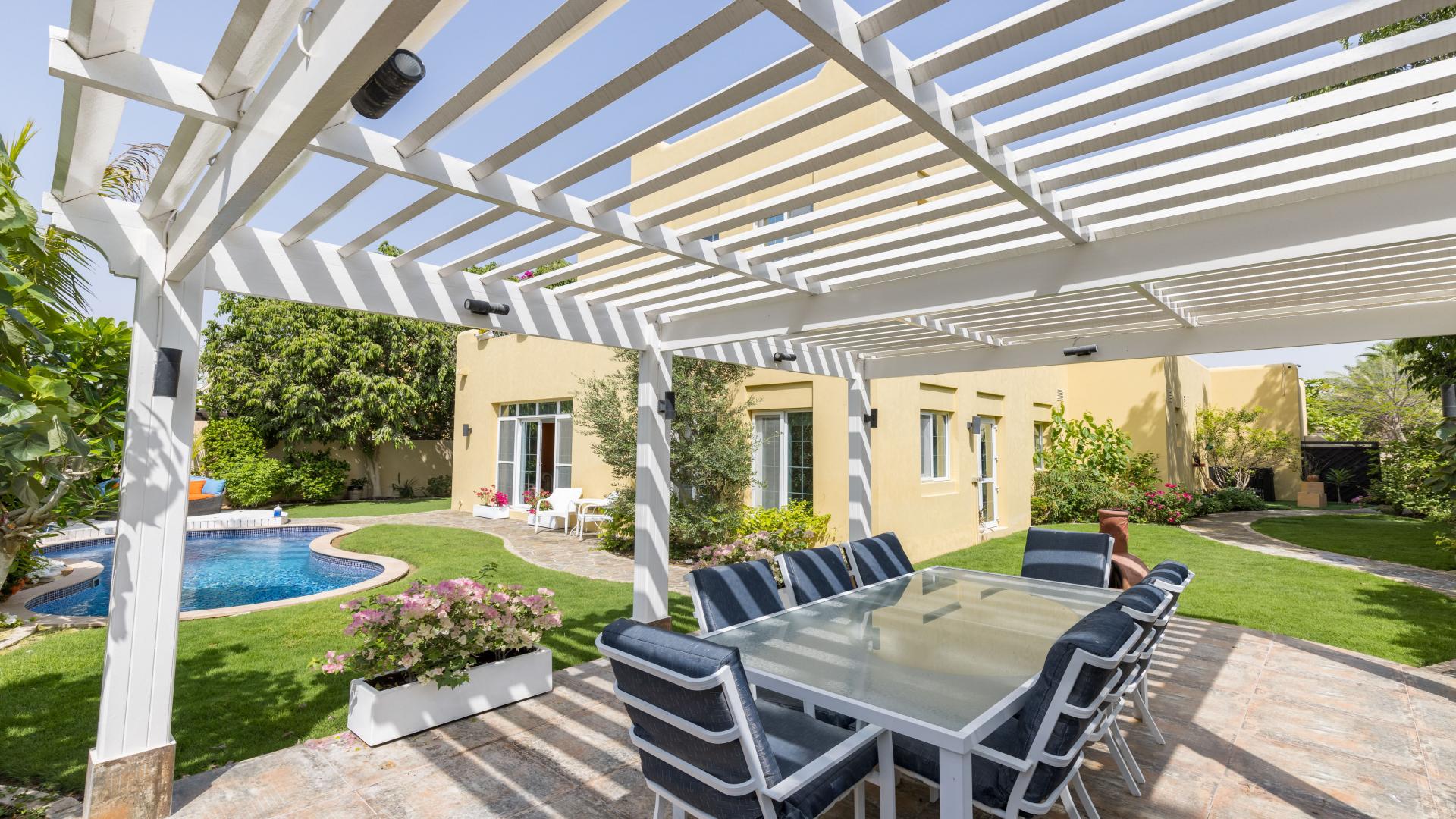 Beautiful villa with large private pool in Terra Nova, Arabian Ranches, available for rent