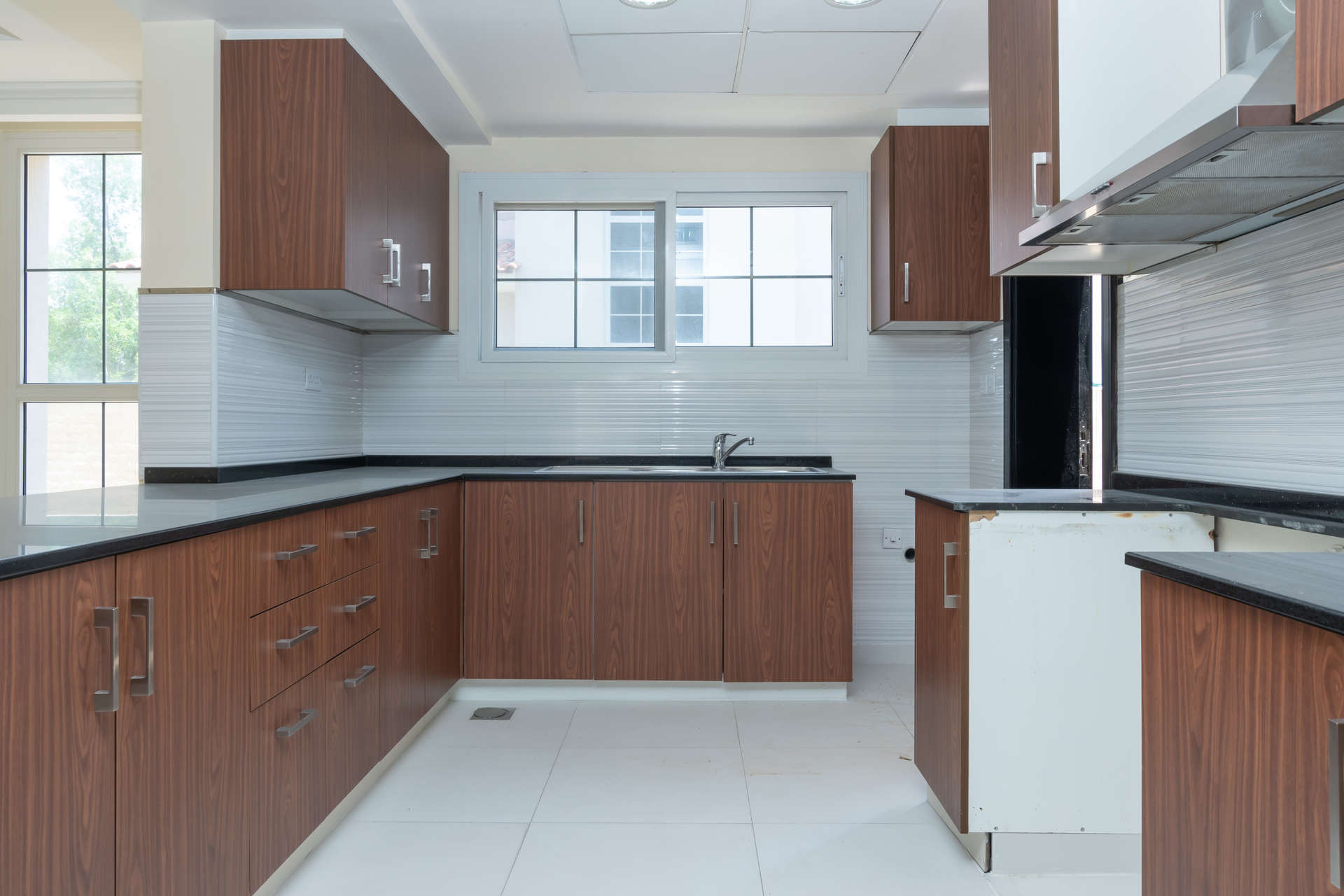 4-Bedroom Villa Exterior in Jumeirah Golf Estates, Earth Community, for Rent