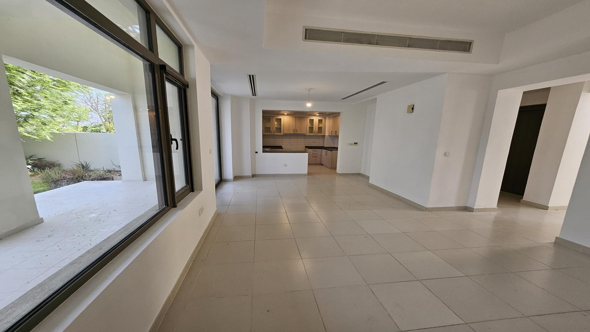 Single Row 4-Bed Villa for Rent at Mira Oasis, Reem Community Street View