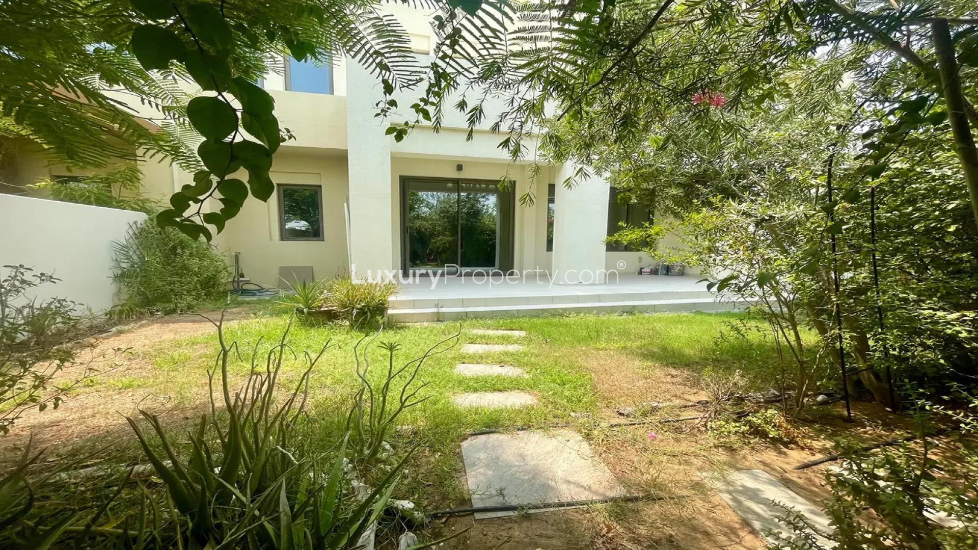 Bright open-plan living area in 4-bed villa, Mira Oasis, Reem community, for rent