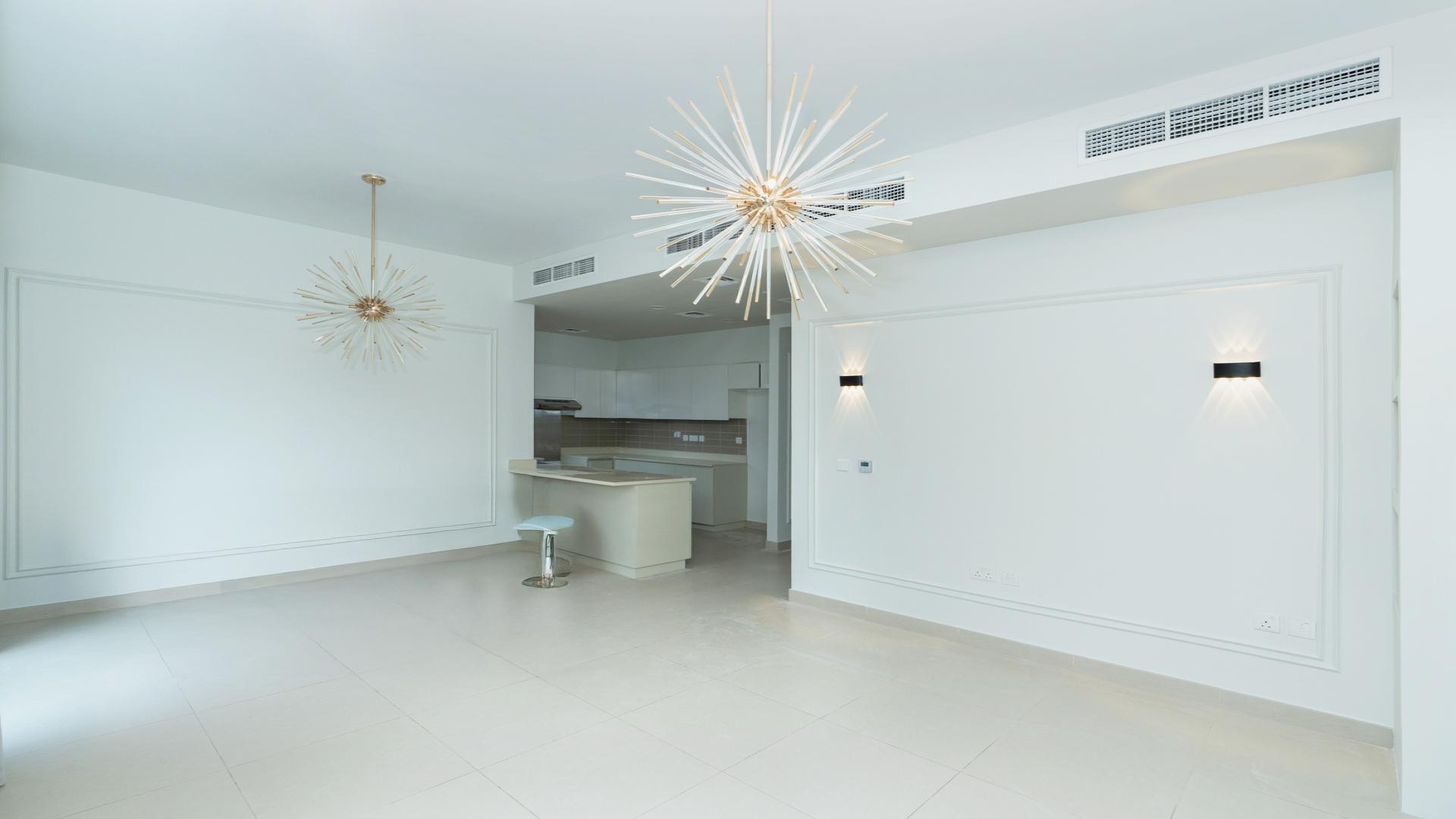 N/A,Modern kitchen and dining area in vacant 4-bedroom villa, Dubai Hills Estate, Maple