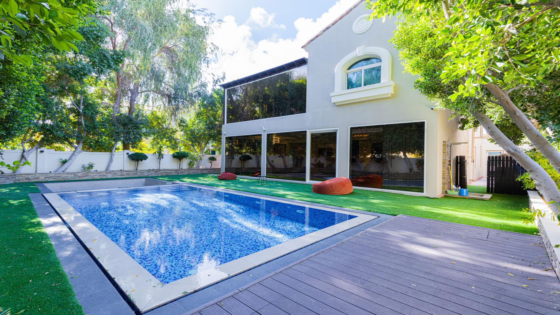 Luxurious dining and kitchen area in upgraded smart villa, Victory Heights, Dubai Sports City