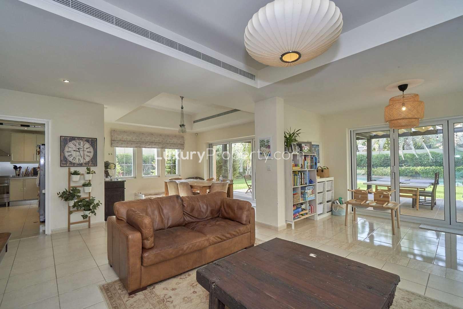 Luxurious 4-bedroom villa with pool in Alvorada, Arabian Ranches, for sale