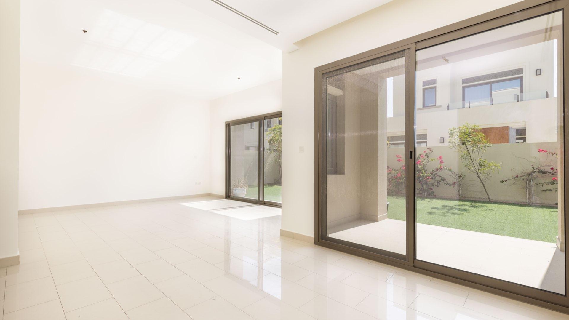 Corner villa with large plot for sale in Azalea, Arabian Ranches 2, 4 bedrooms