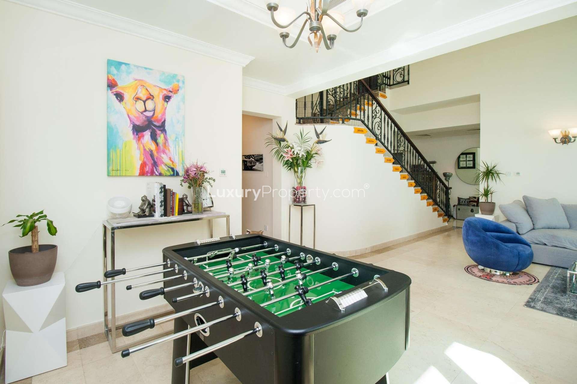 Elegant dining room in 4-bedroom villa, Jumeirah Islands, Mediterranean Clusters