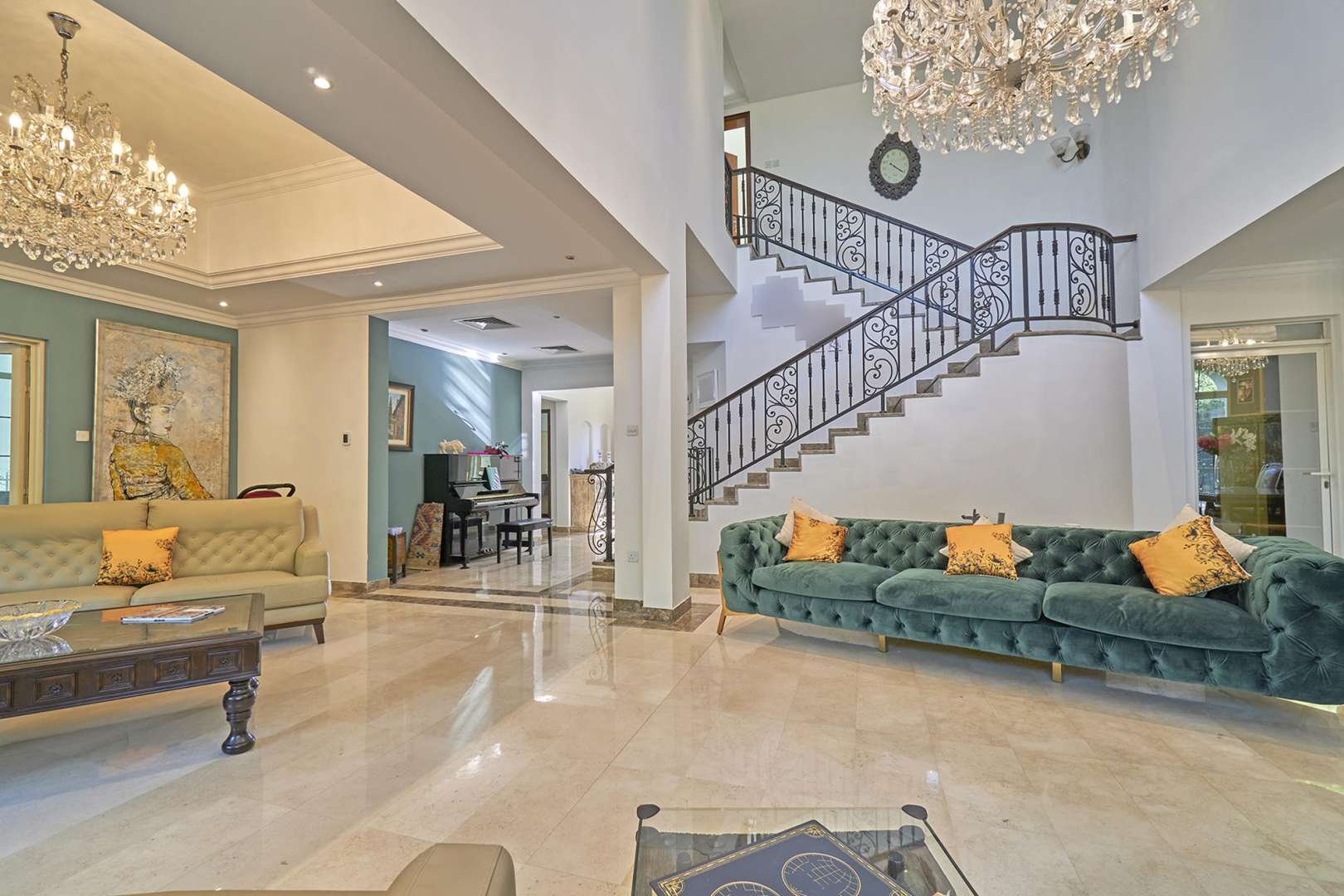 Venetian-style villa with pool and patio in Jumeirah Islands, European Clusters, for sale