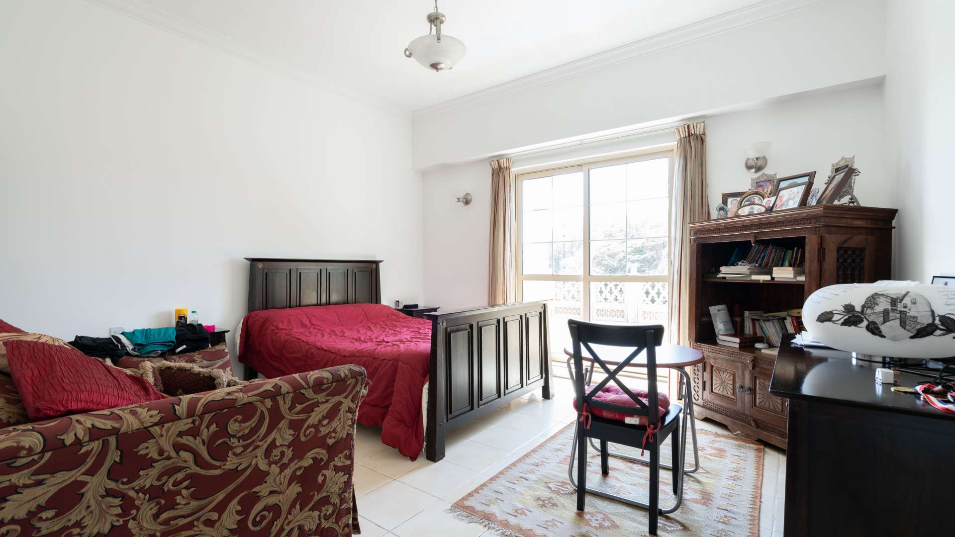 Elegant staircase in Mamluki-inspired villa, Jumeirah Islands, Entertainment Foyer, for sale