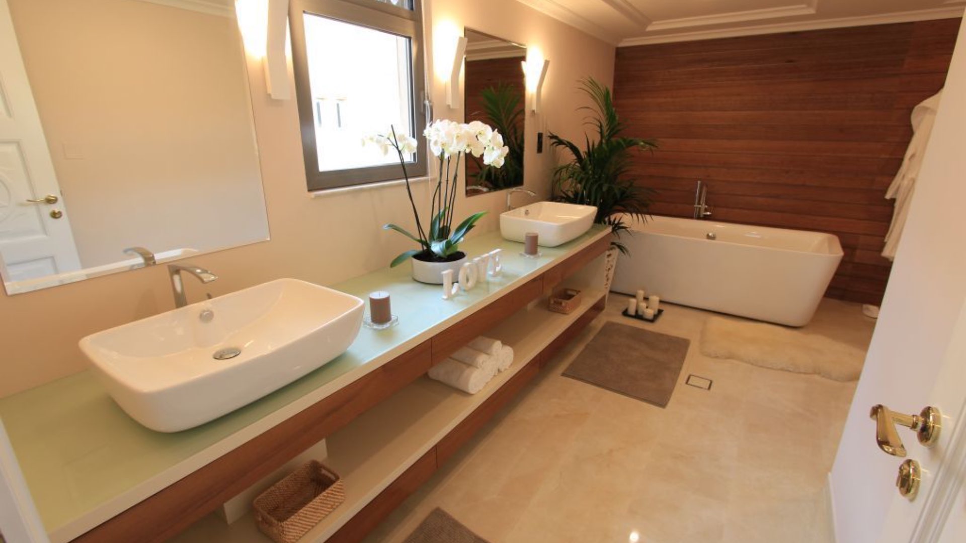 Luxurious bathroom in Palm Jumeirah villa with modern fixtures and elegant design