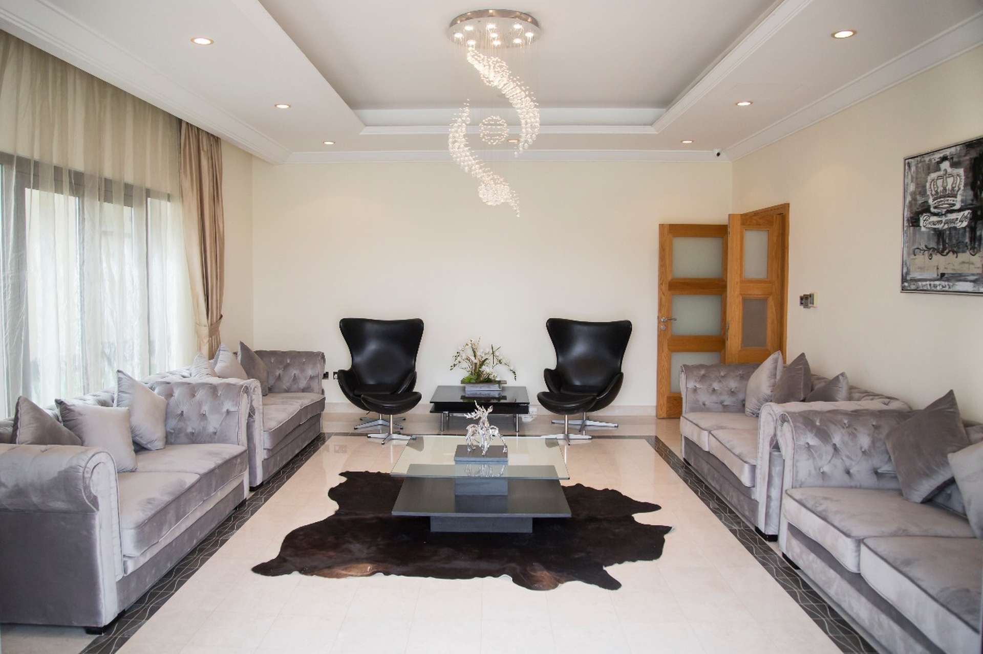 Upgraded 4-bedroom villa for sale, Palm Jumeirah, Garden Homes, exterior view