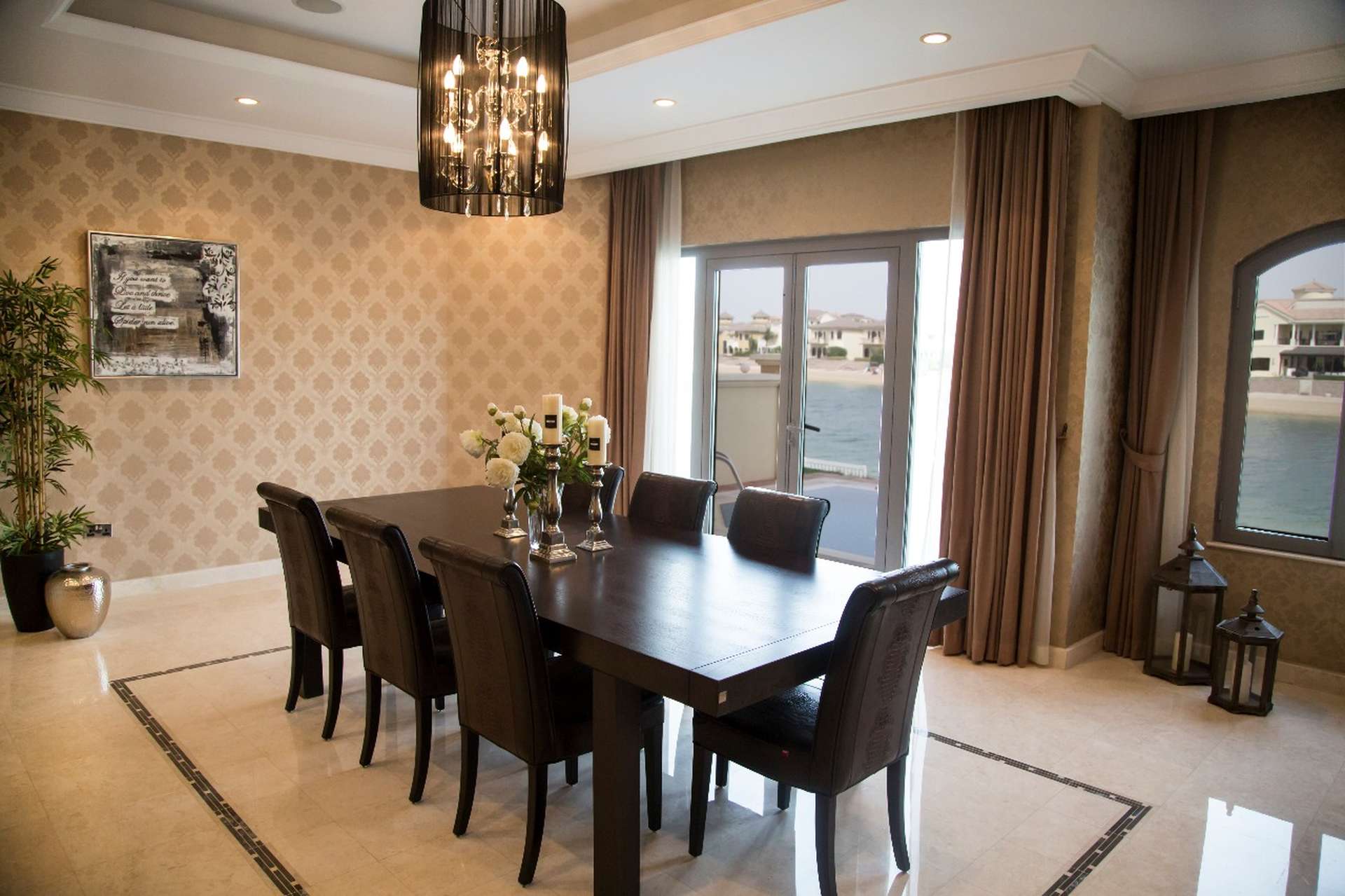 Luxurious living room in upgraded 4-bedroom villa, Garden Homes, Palm Jumeirah