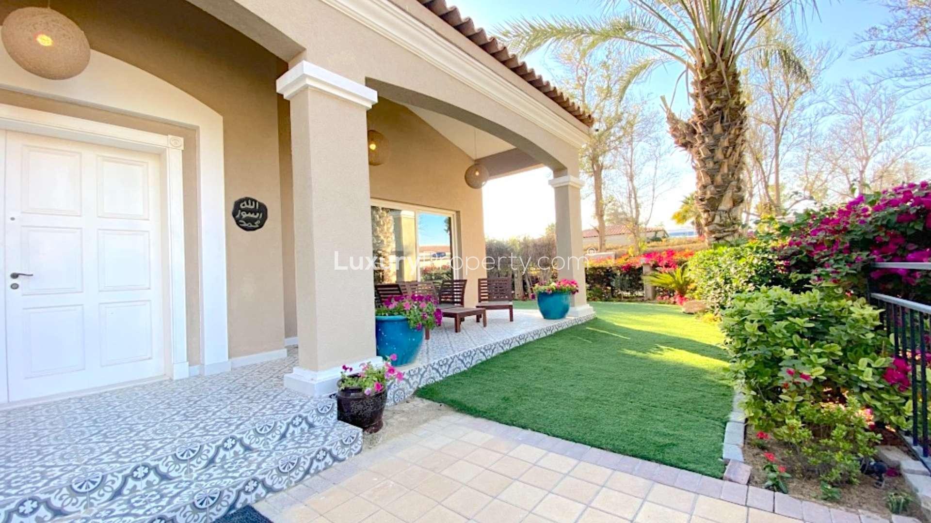 Upgraded villa with pool on corner plot in Green Community West