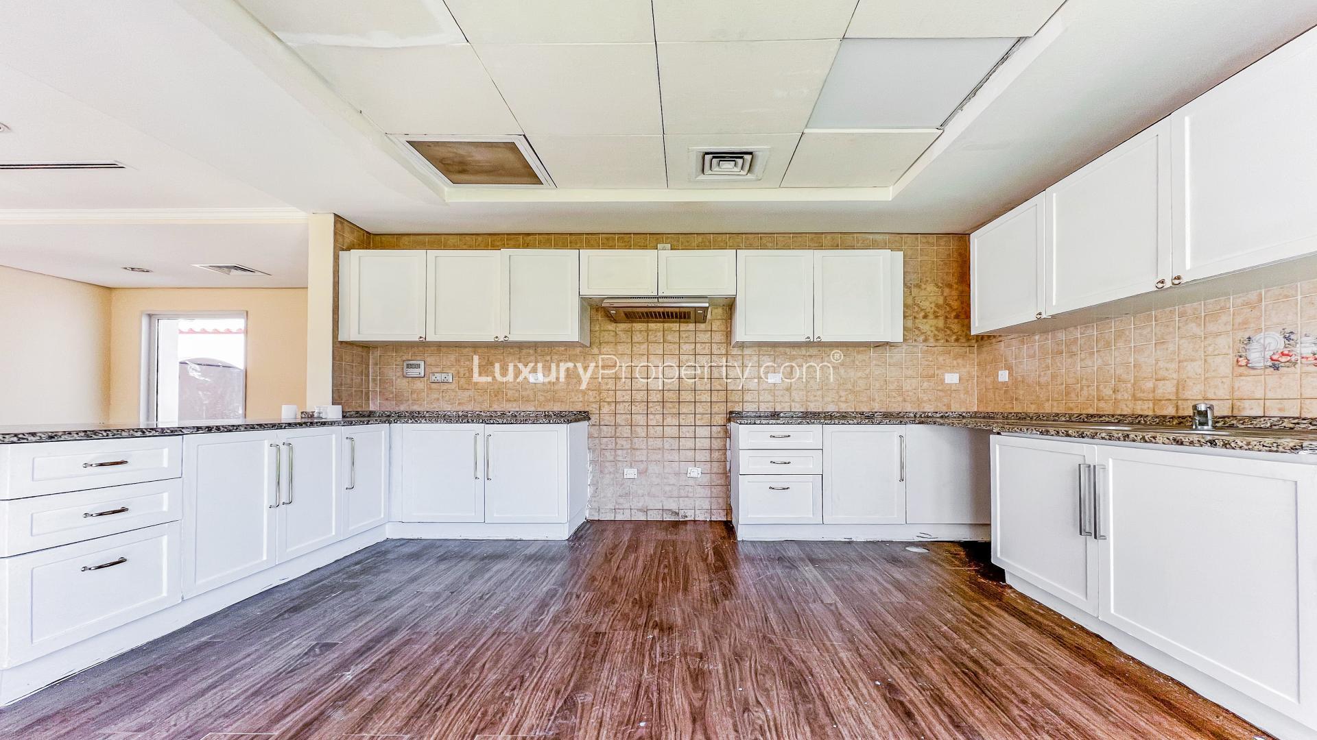 N/A,Modern kitchen in 5-bedroom villa, Green Community West, for sale, LP15938